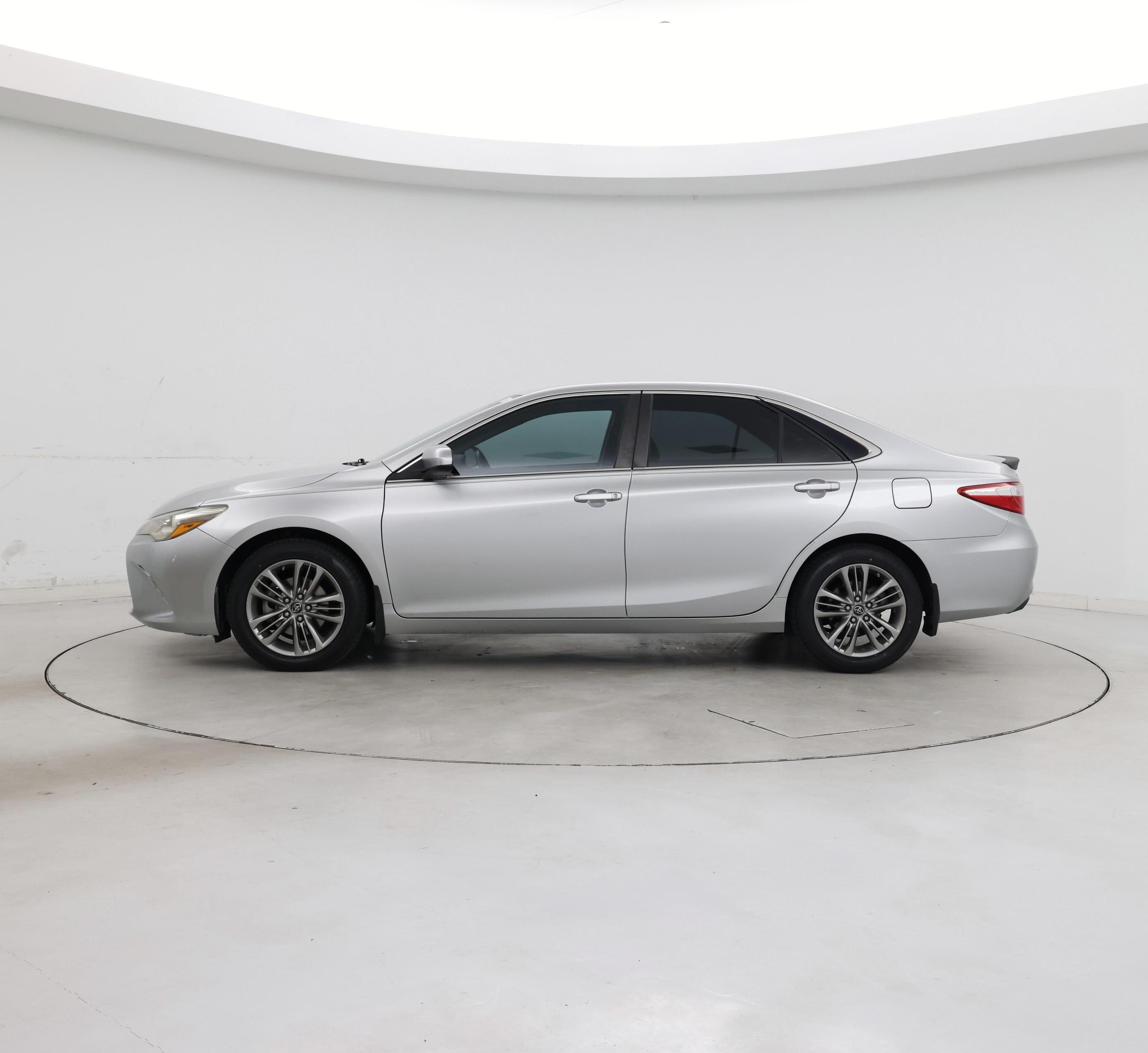 Thumbnail: 2016 Toyota Camry - 3