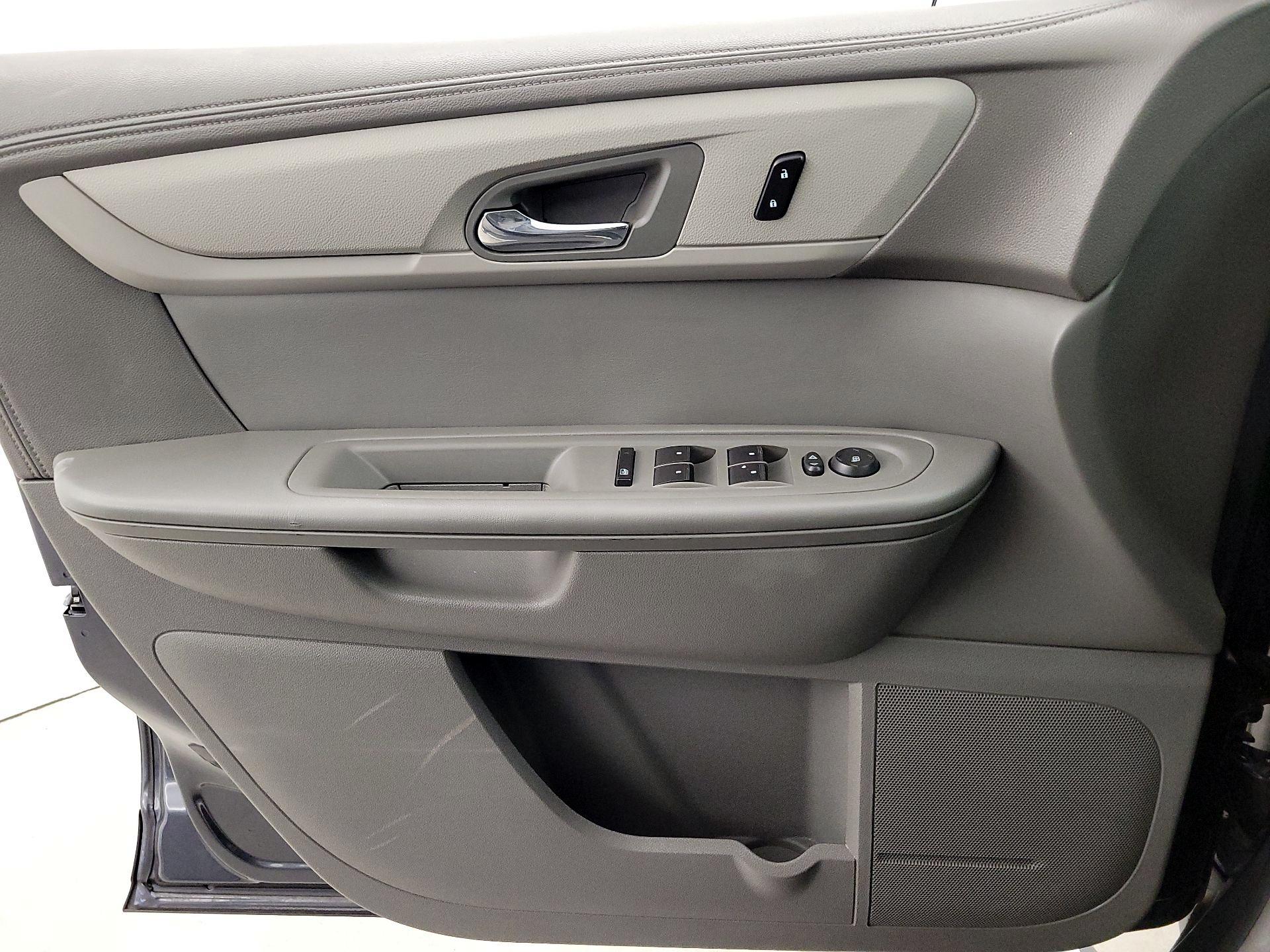 Thumbnail: 2014 Chevrolet Traverse - 12