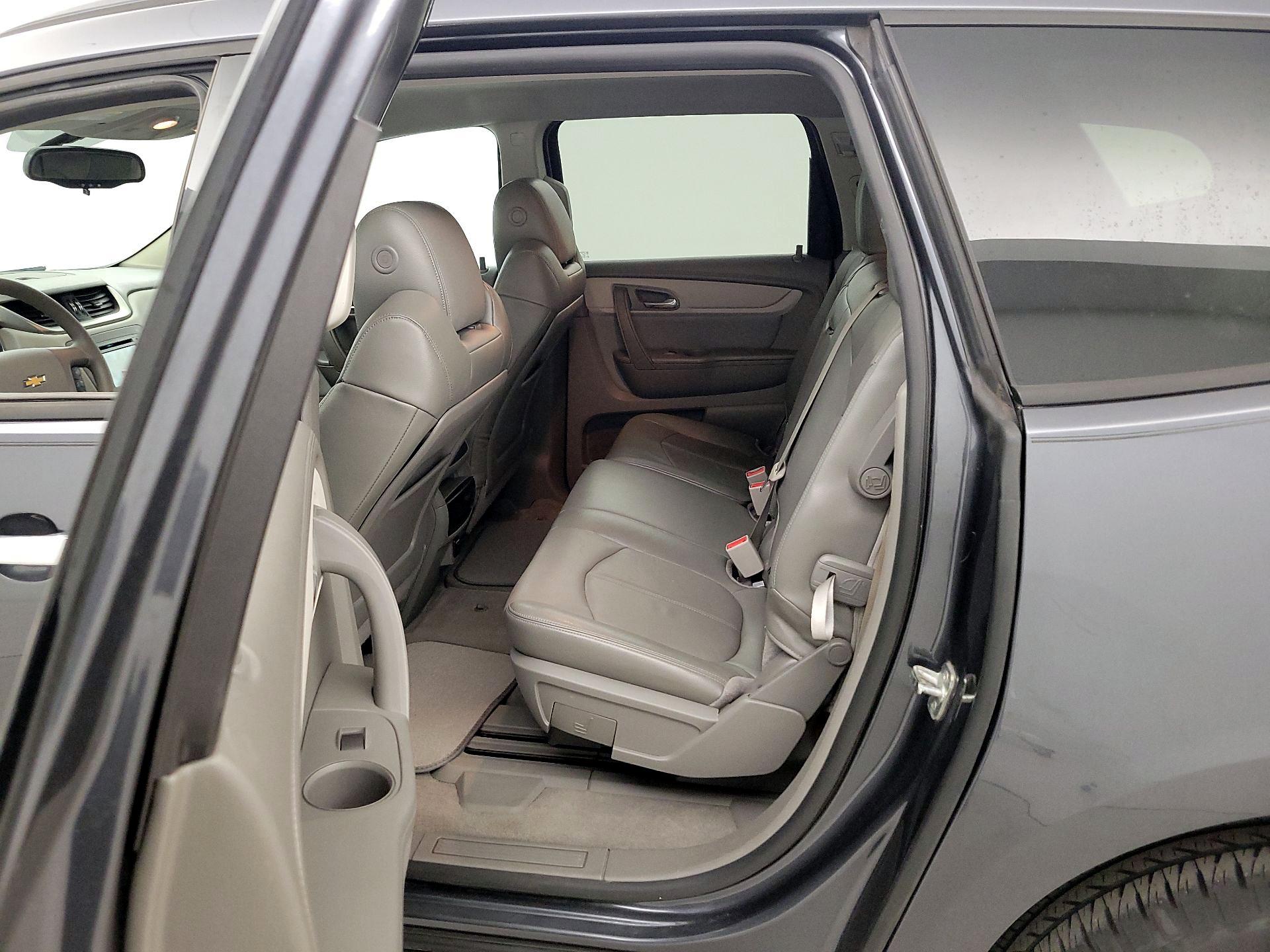 Thumbnail: 2014 Chevrolet Traverse - 19