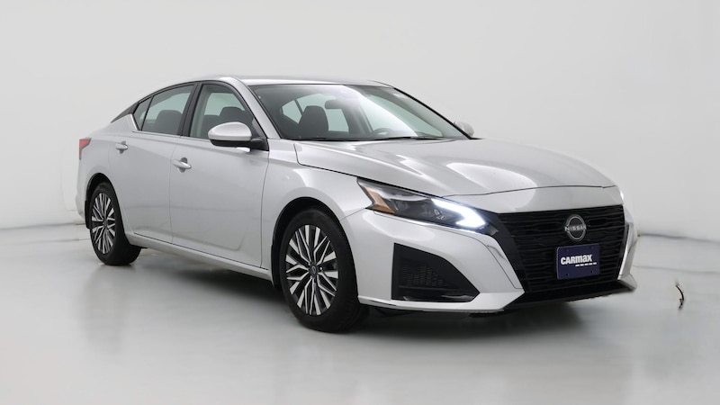 2023 Nissan Altima SV Hero Image