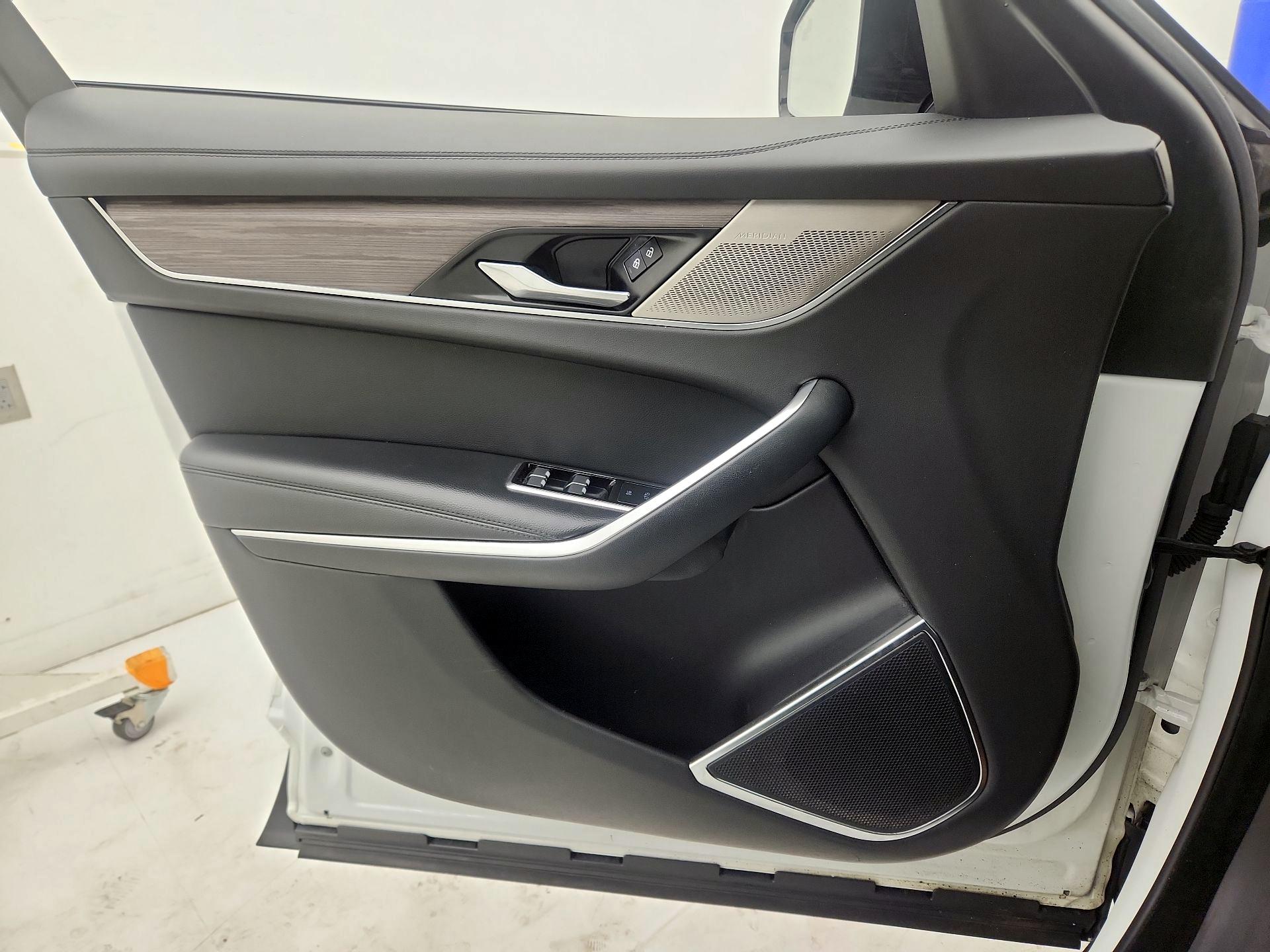 Thumbnail: 2022 Jaguar F-Pace - 12