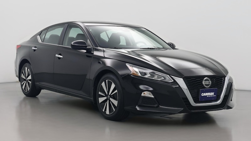 2022 Nissan Altima SV Hero Image
