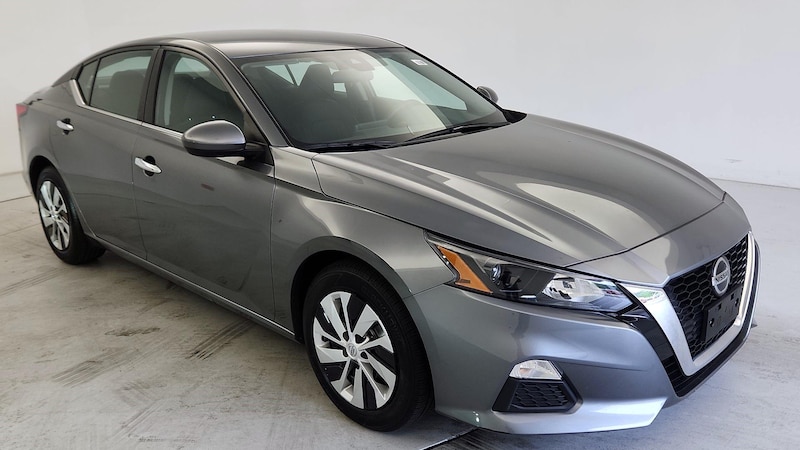 2022 Nissan Altima S Hero Image