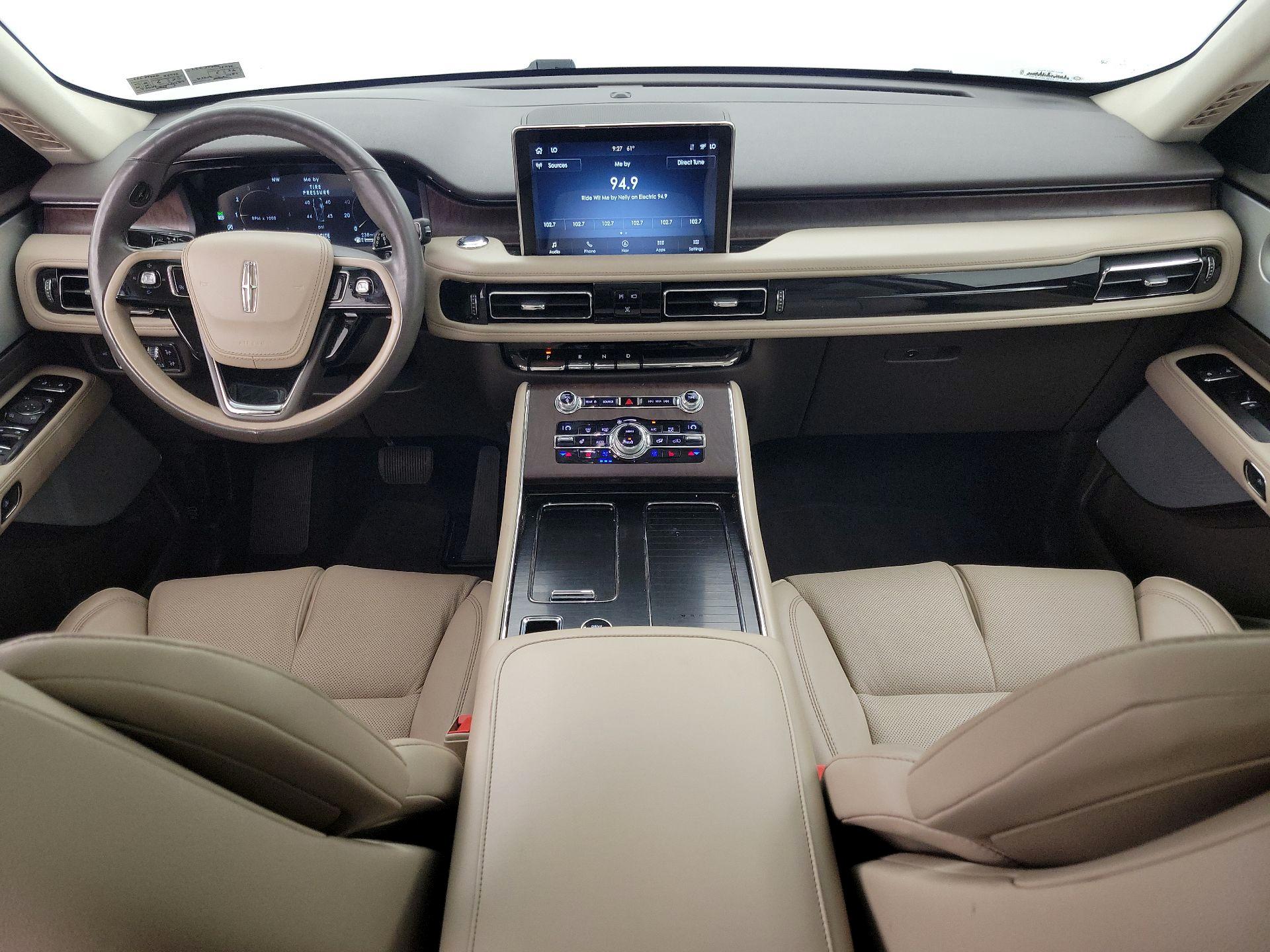 Thumbnail: 2020 Lincoln Aviator - 9