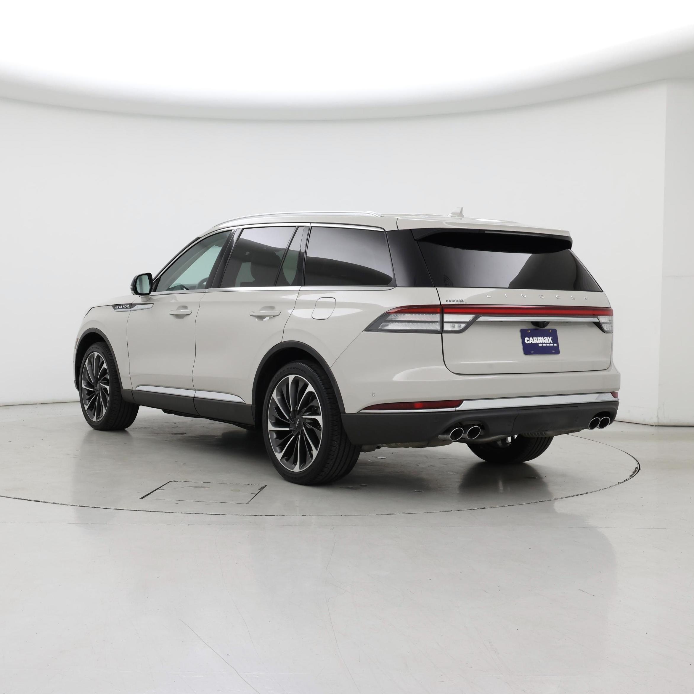 Thumbnail: 2020 Lincoln Aviator - 2
