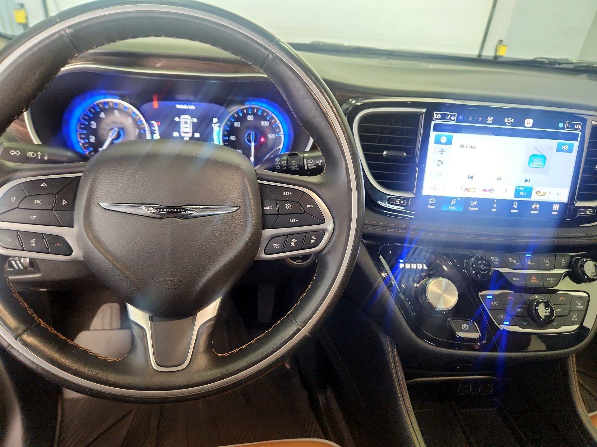 Thumbnail: 2021 Chrysler Pacifica - 9