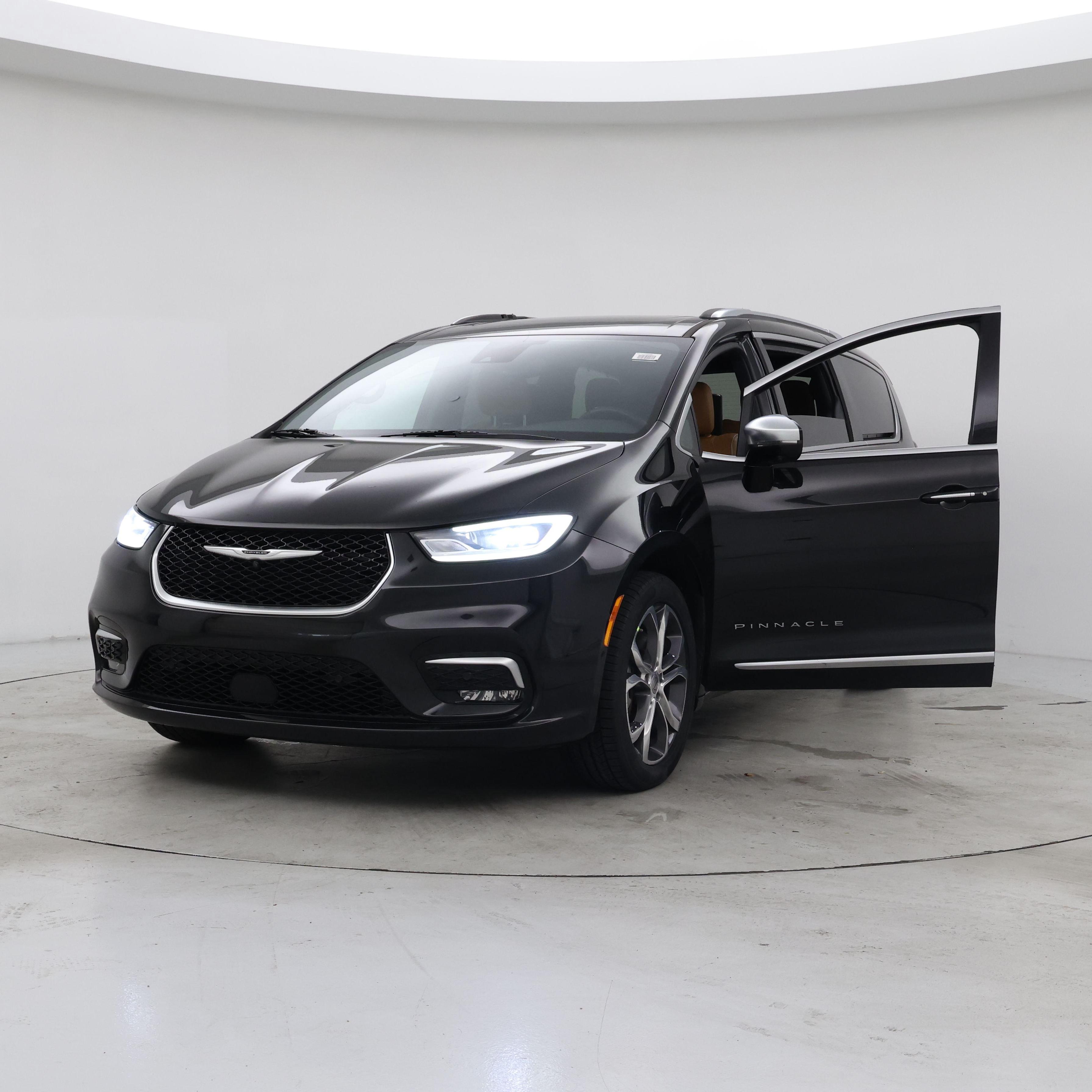 Thumbnail: 2021 Chrysler Pacifica - 4