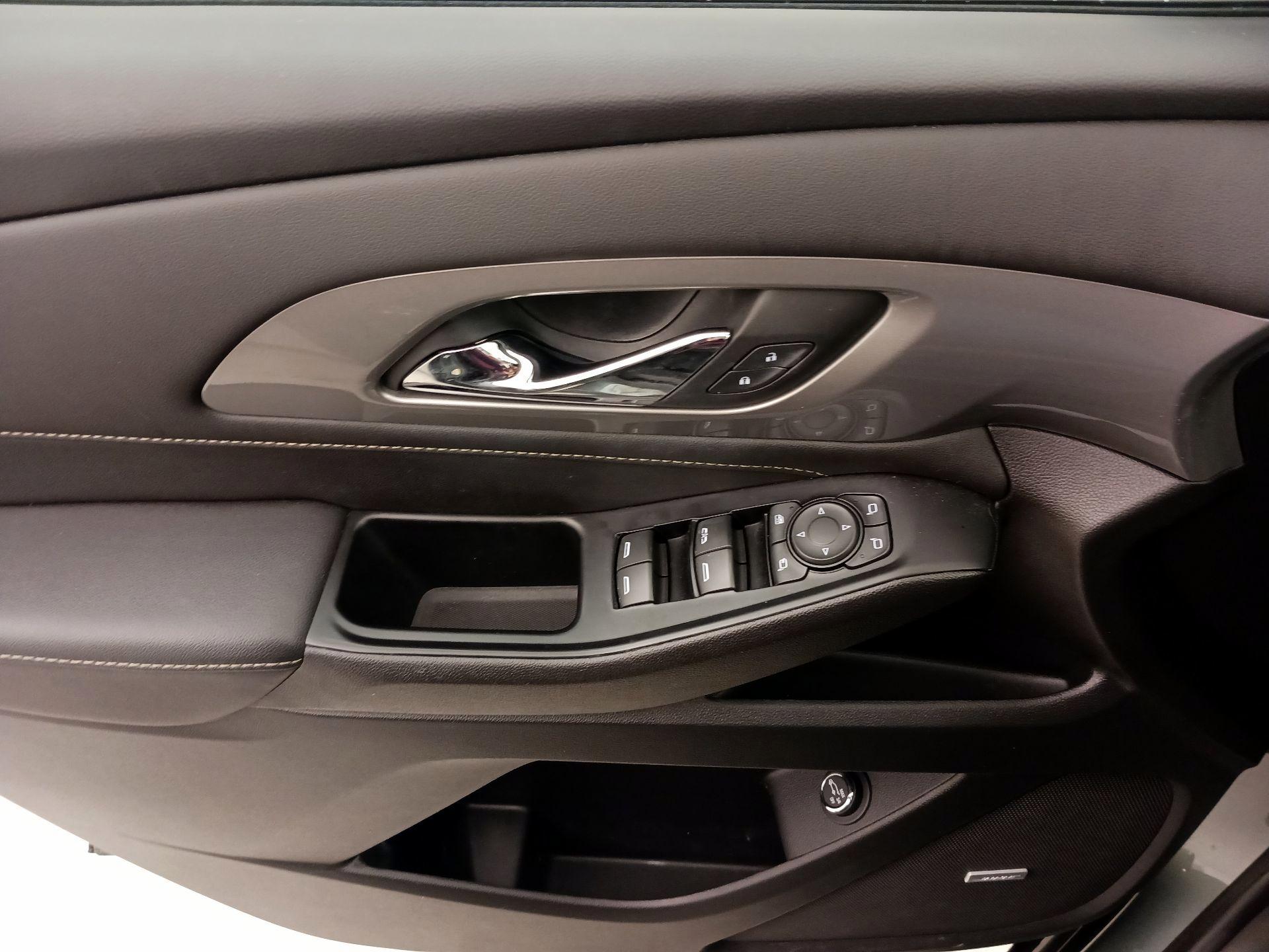 Thumbnail: 2023 Chevrolet Traverse - 12