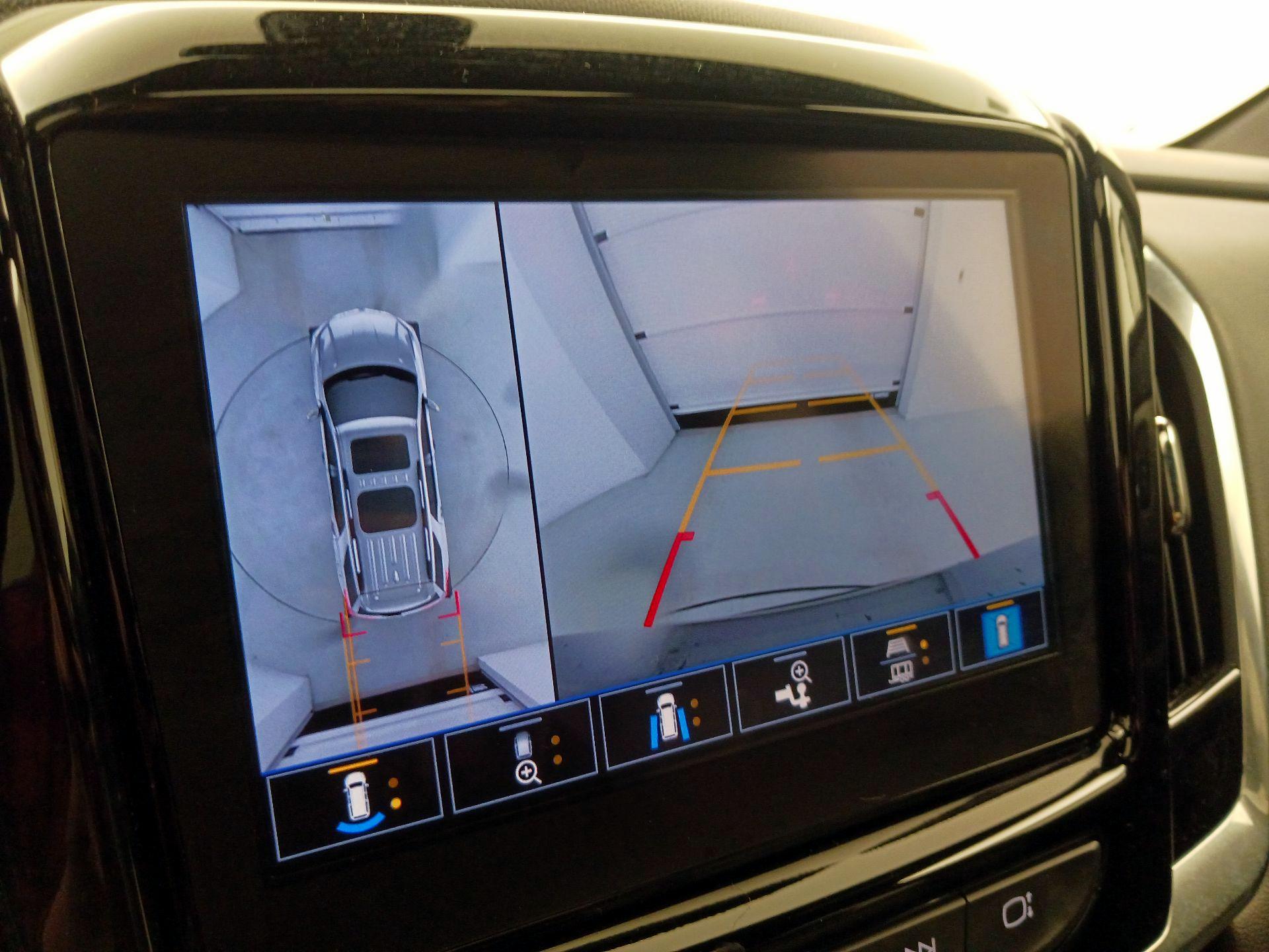 Thumbnail: 2023 Chevrolet Traverse - 14