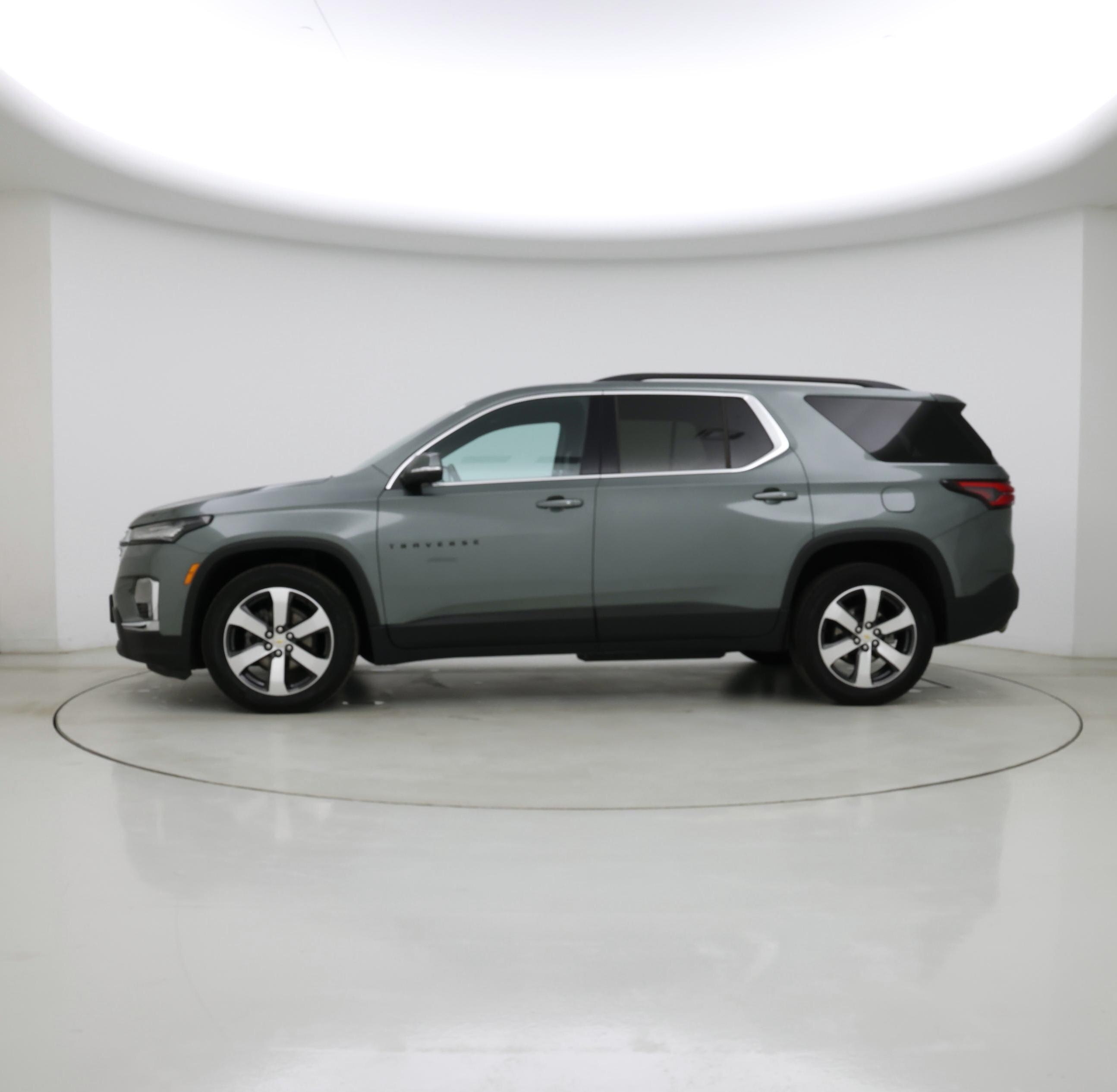 Thumbnail: 2023 Chevrolet Traverse - 3