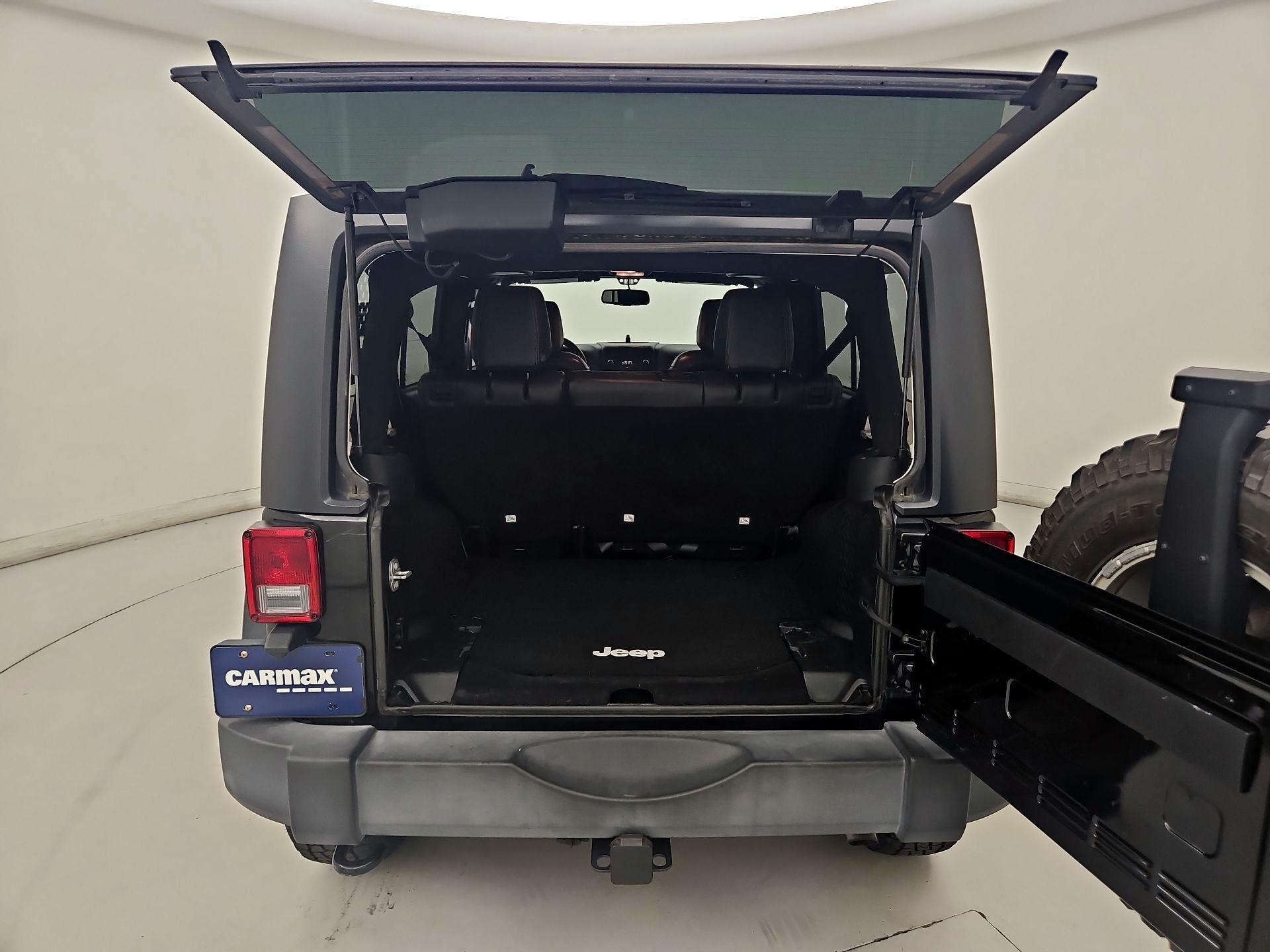 Thumbnail: 2016 Jeep Wrangler - 19