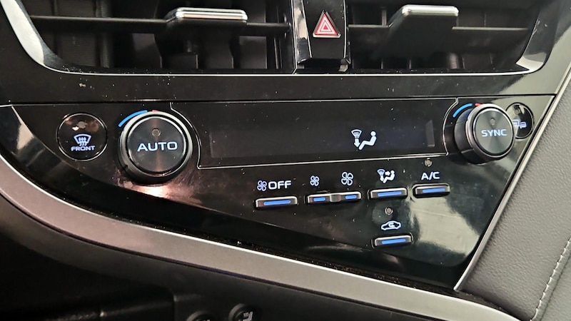 2023 Toyota Camry SE 16