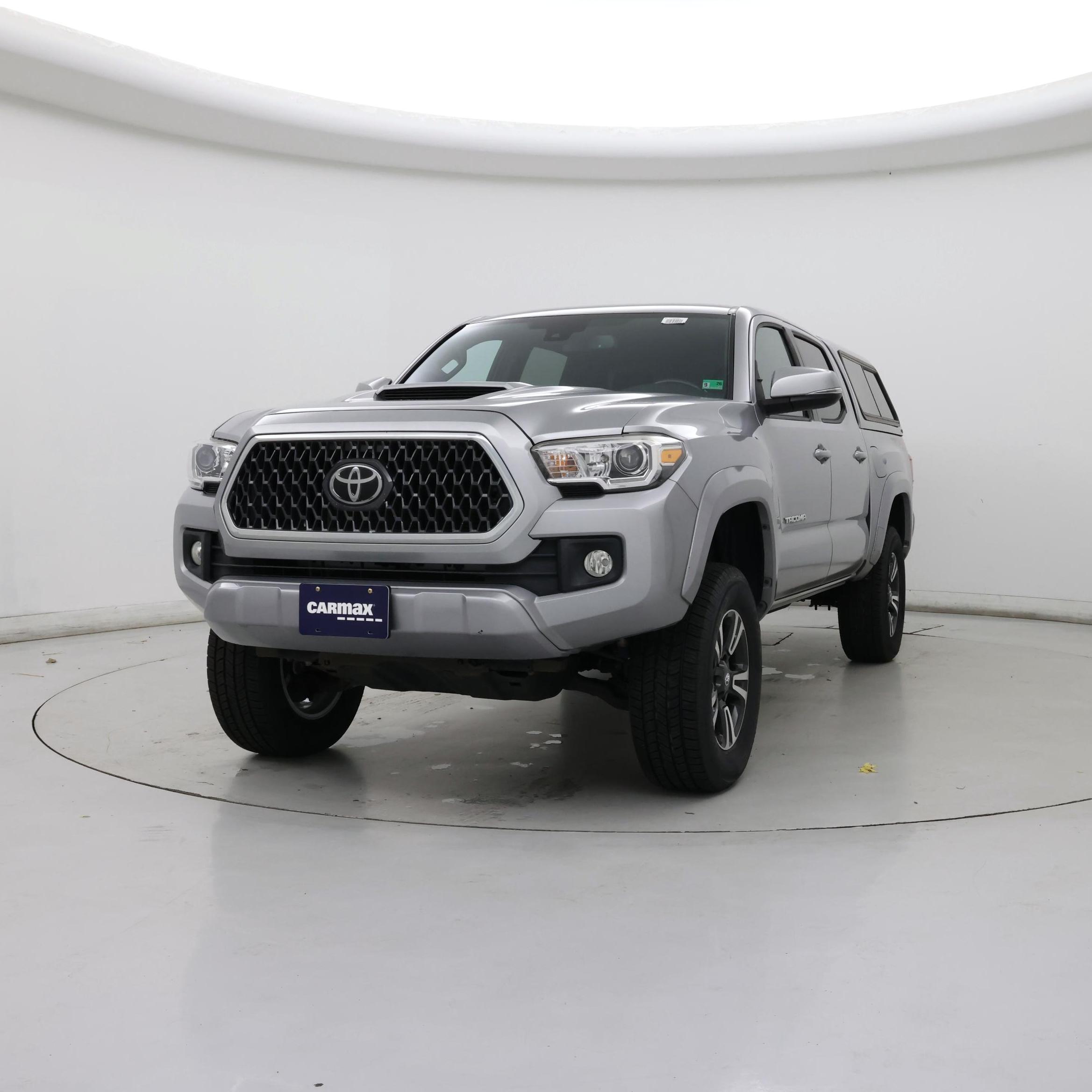 Thumbnail: 2018 Toyota Tacoma - 4