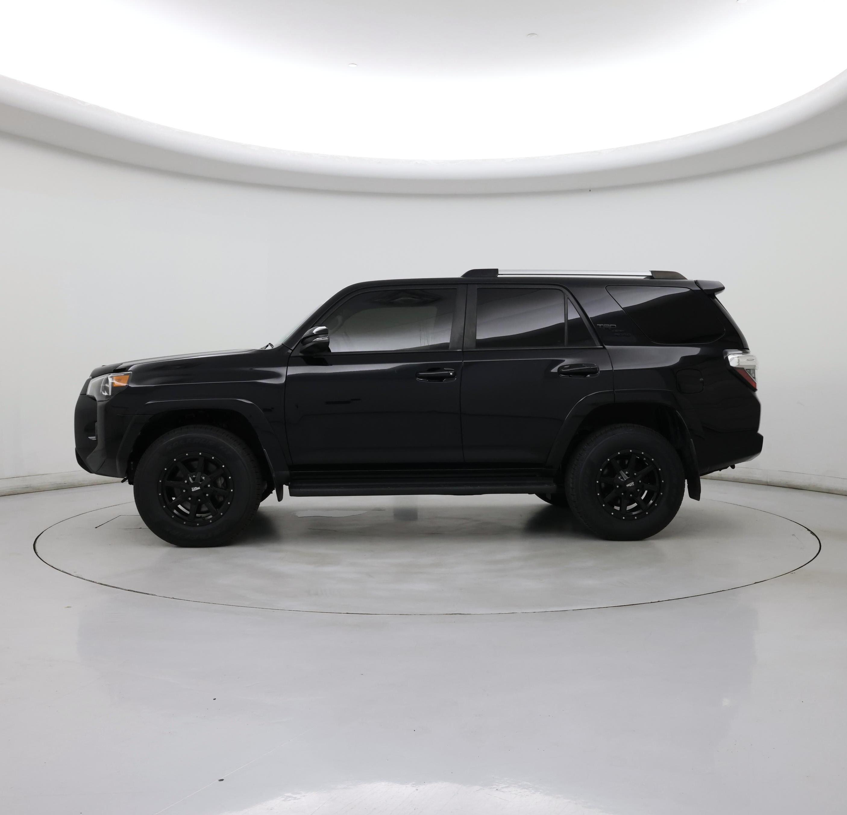 Thumbnail: 2021 Toyota 4Runner - 3
