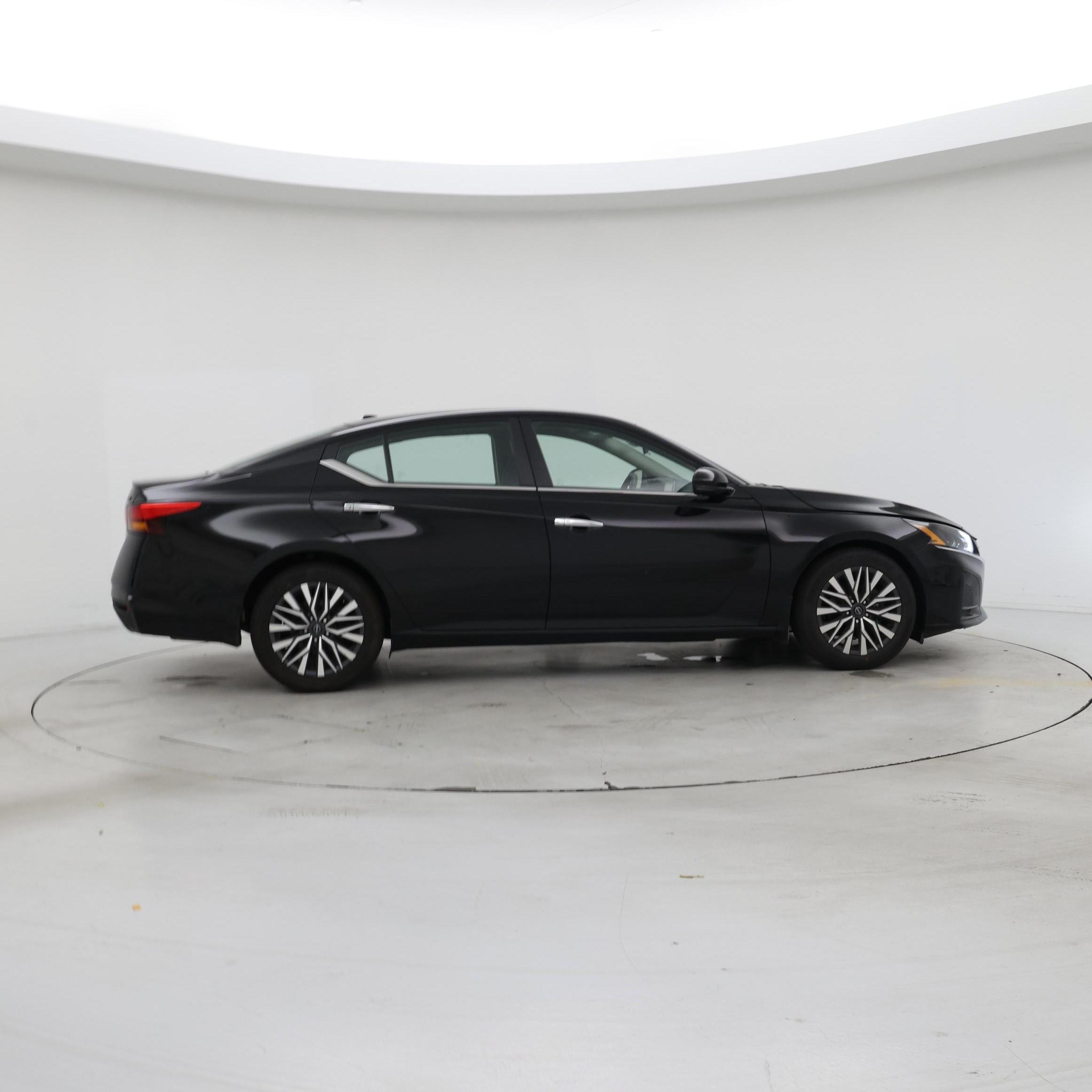 Thumbnail: 2023 Nissan Altima - 7