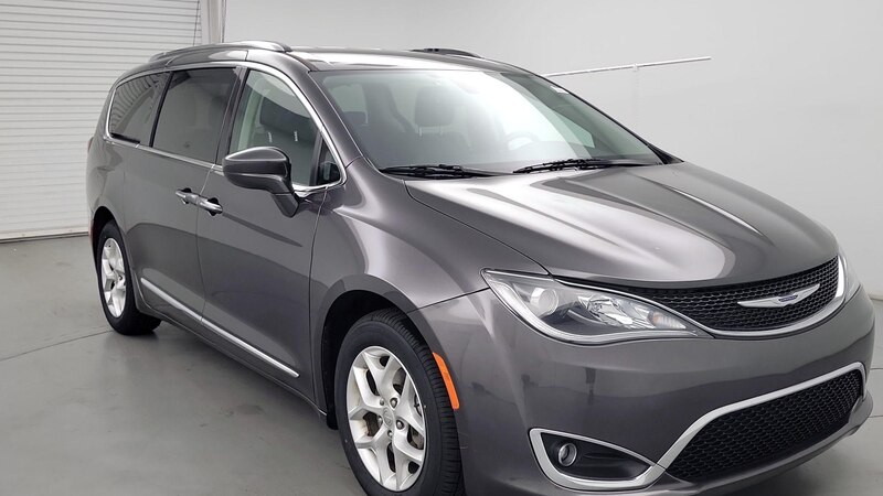 2020 Chrysler Pacifica Touring L Hero Image