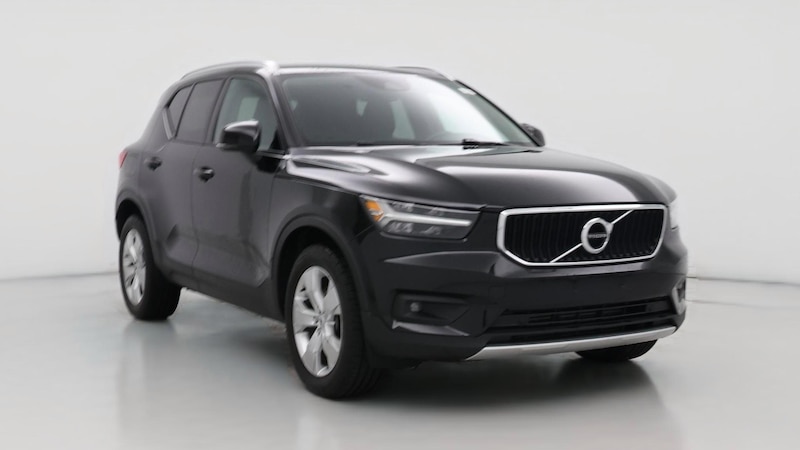 2021 Volvo XC40 T4 Momentum Hero Image