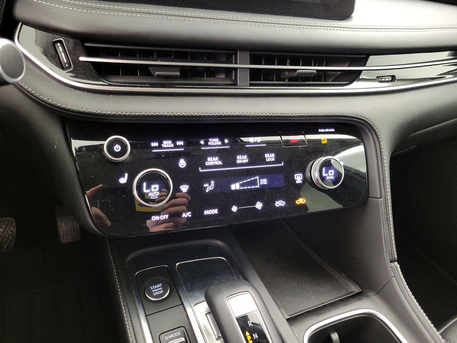 Thumbnail: 2023 INFINITI QX60 - 16