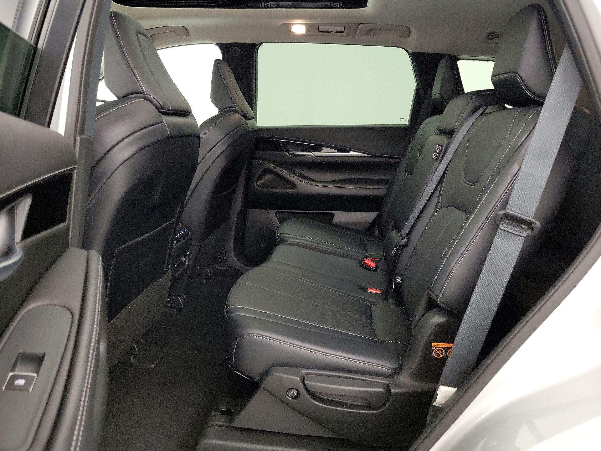 Thumbnail: 2023 INFINITI QX60 - 20