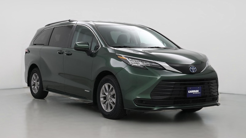 2021 Toyota Sienna LE Hero Image