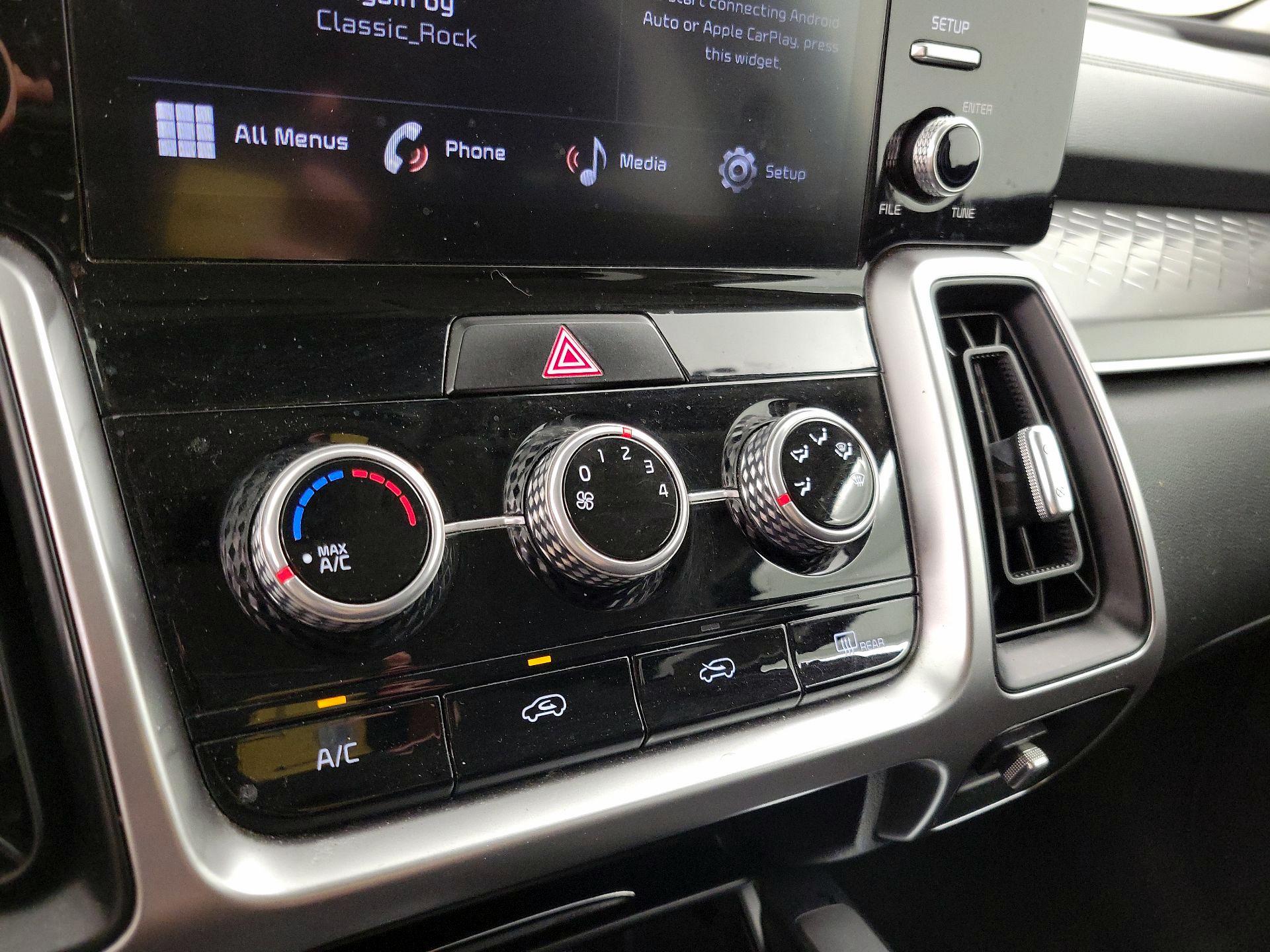 Thumbnail: 2022 Kia Sorento - 16