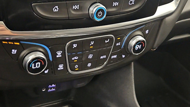 2021 Chevrolet Traverse Premier 17