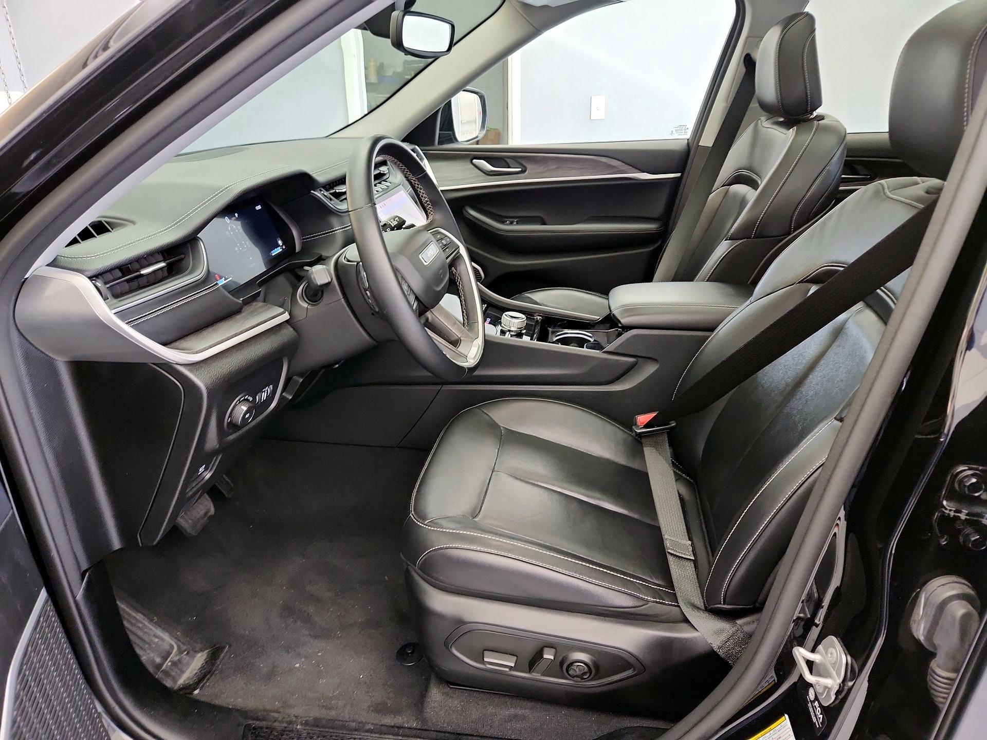 Thumbnail: 2022 Jeep Grand Cherokee - 11