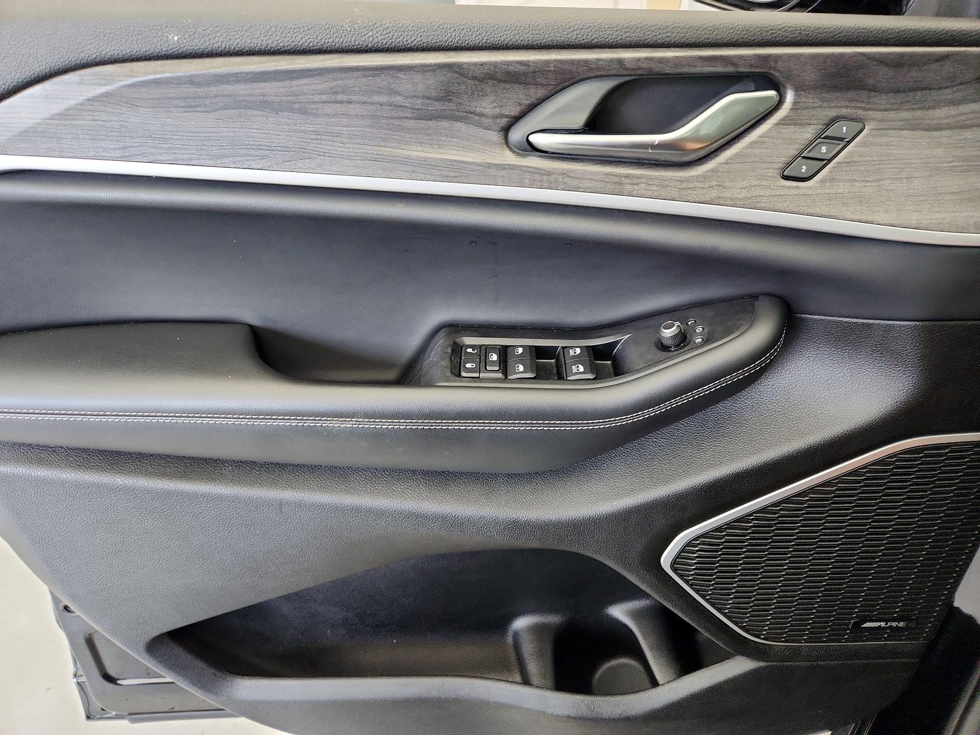 Thumbnail: 2022 Jeep Grand Cherokee - 12