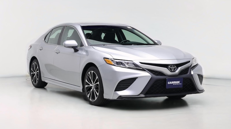 2018 Toyota Camry SE Hero Image