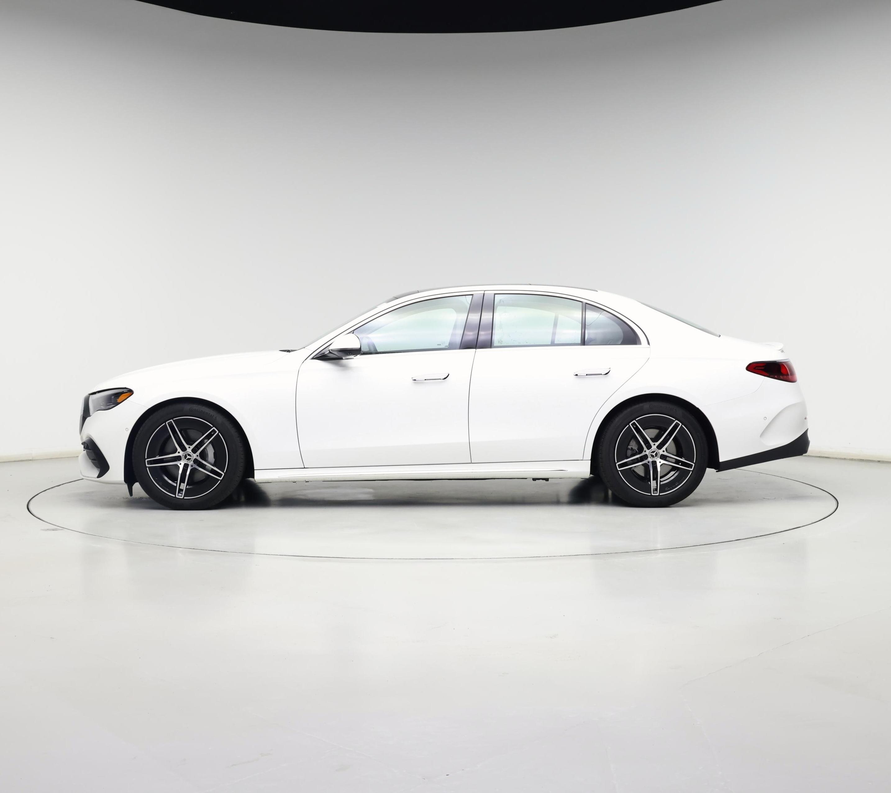 Thumbnail: 2024 Mercedes-Benz E-Class - 3