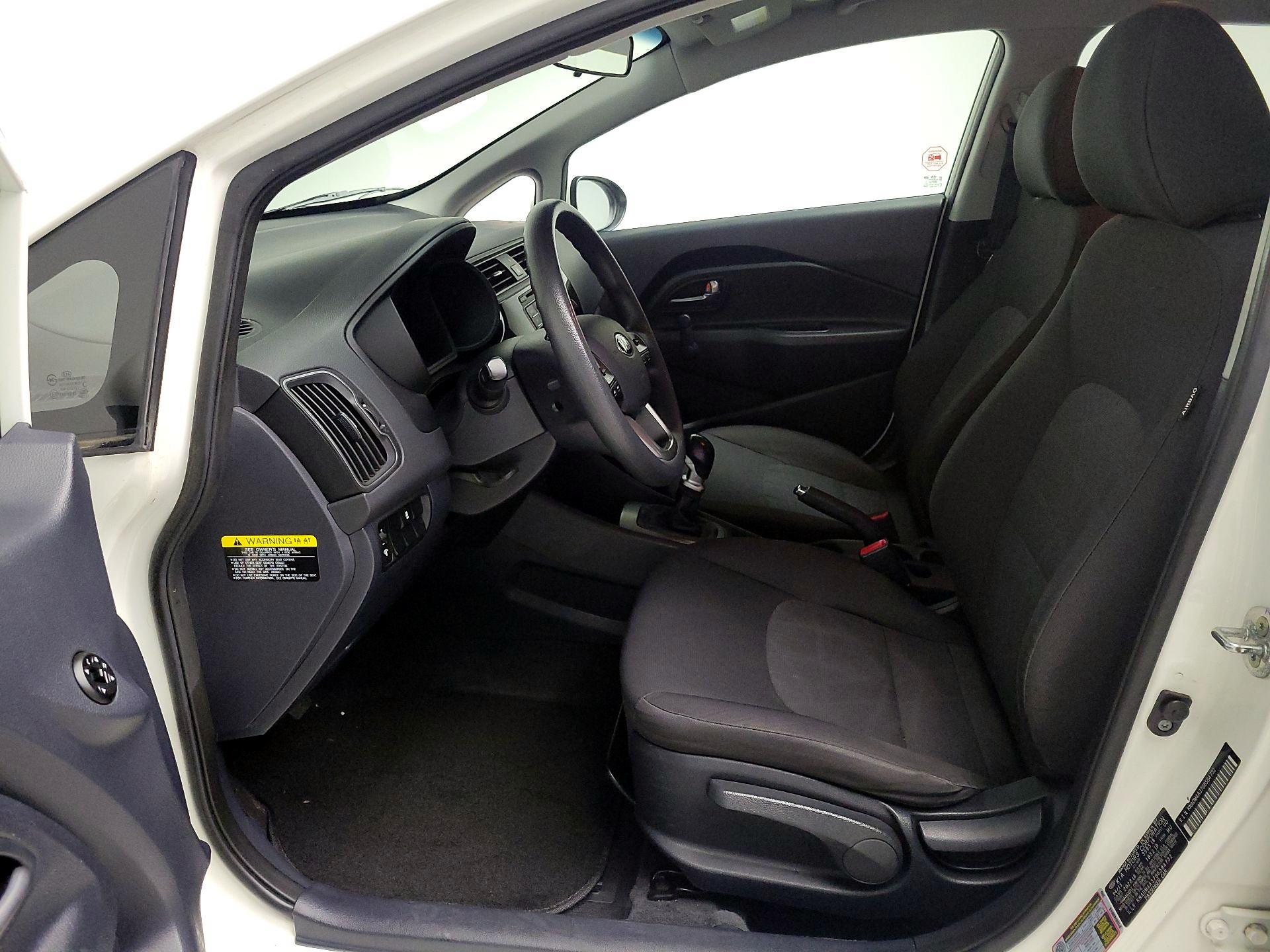 Thumbnail: 2016 Kia Rio - 11
