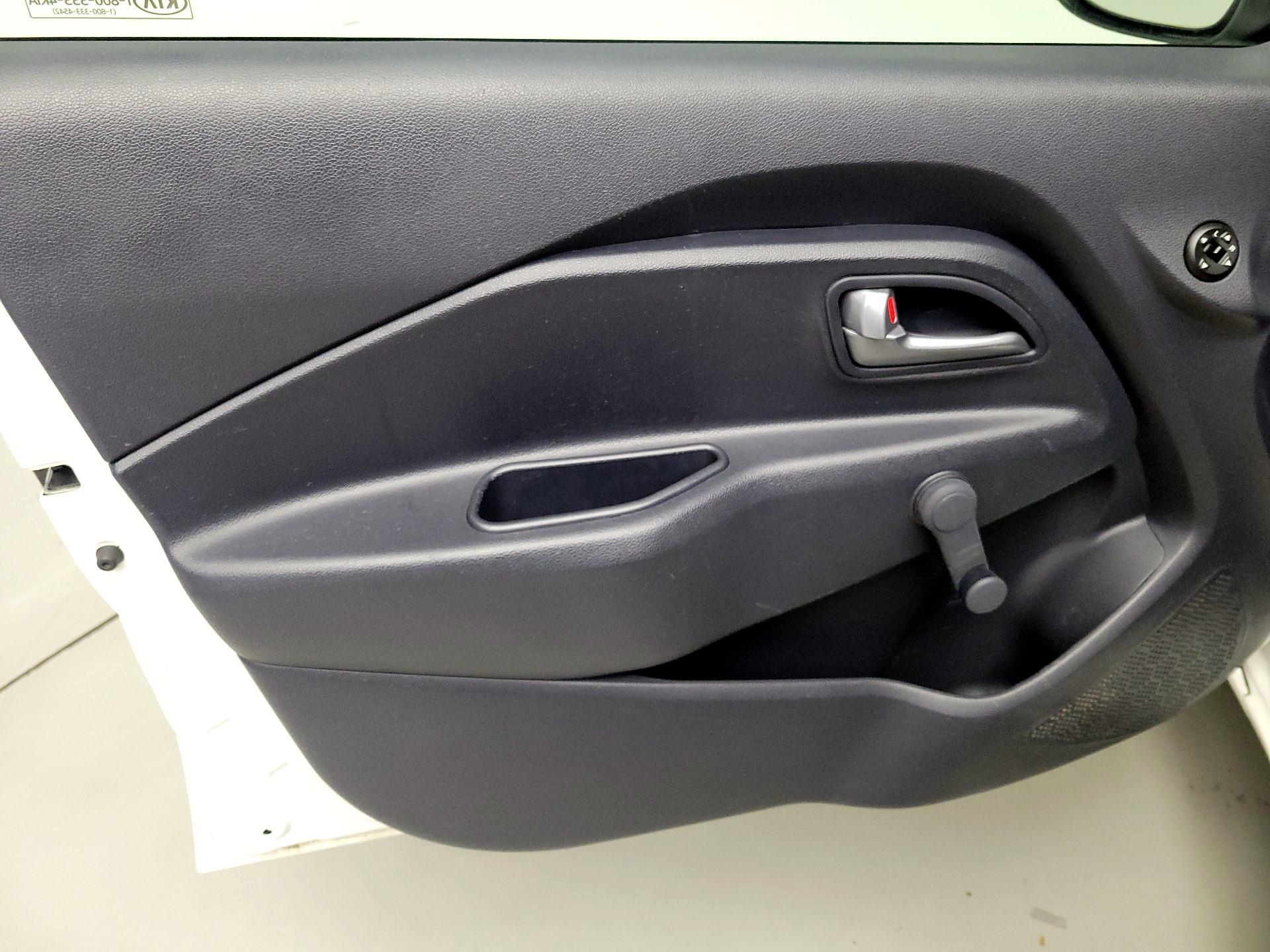 Thumbnail: 2016 Kia Rio - 12