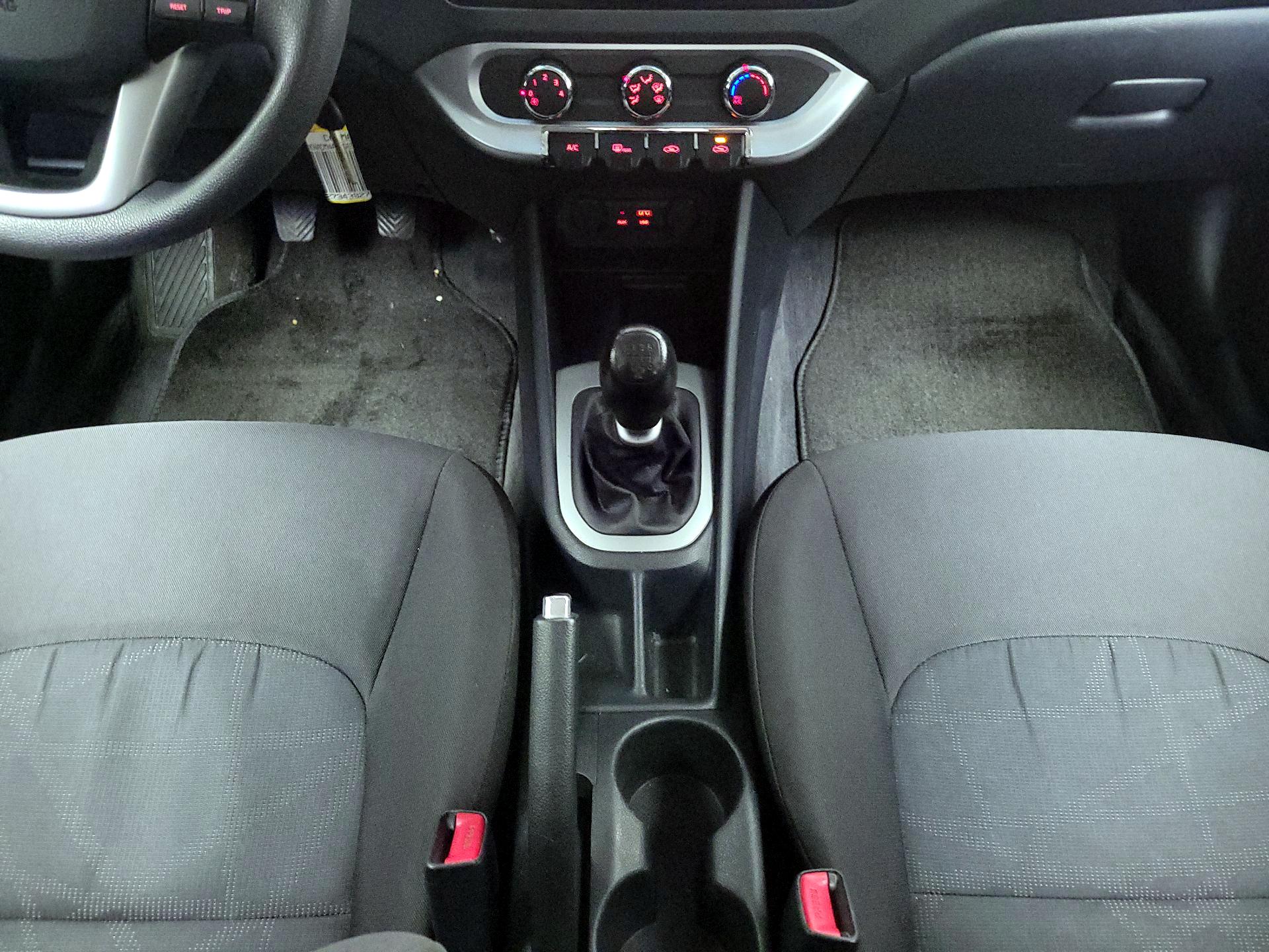 Thumbnail: 2016 Kia Rio - 16