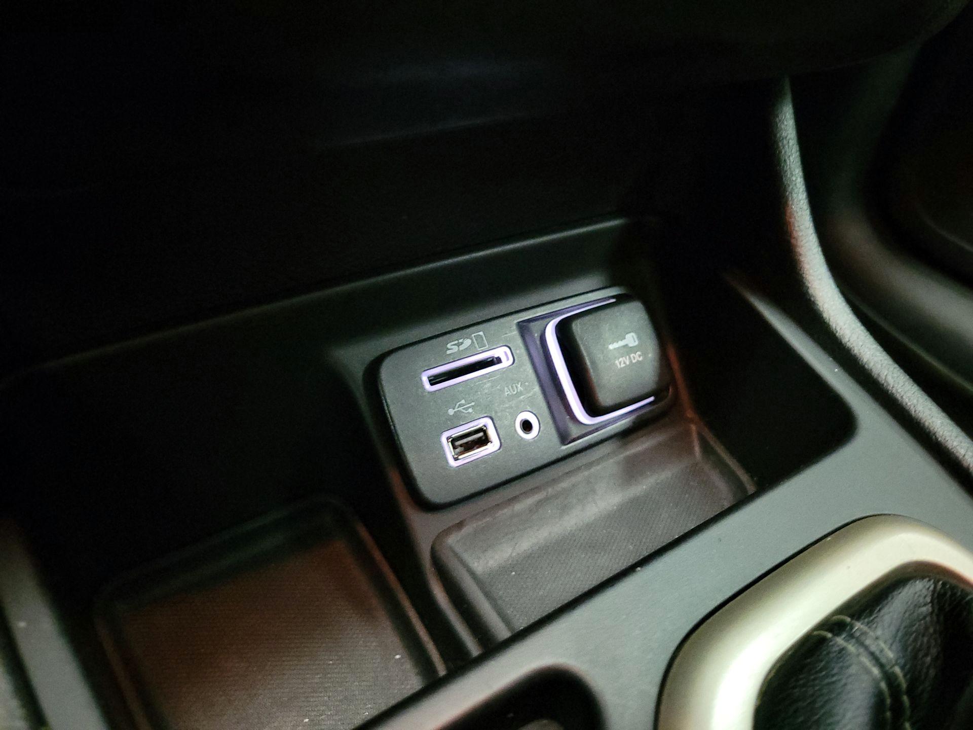 Thumbnail: 2018 Jeep Cherokee - 18