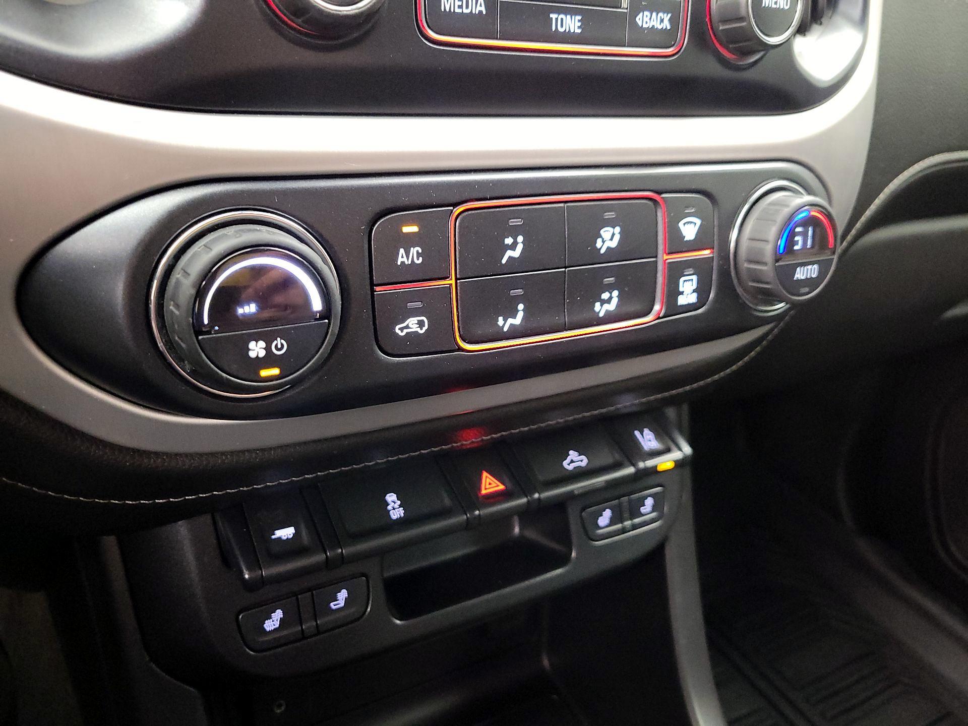 Thumbnail: 2016 GMC Canyon - 17