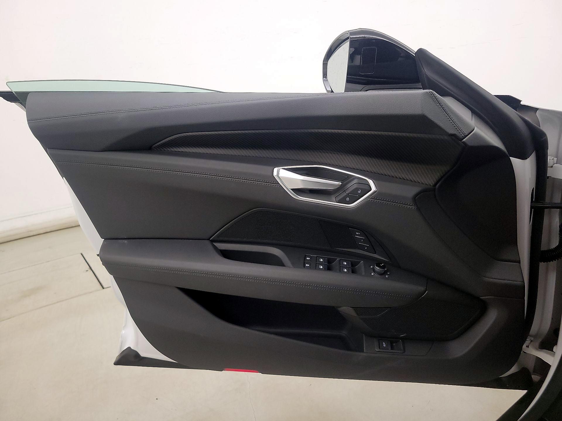 Thumbnail: 2022 Audi e-tron GT - 12