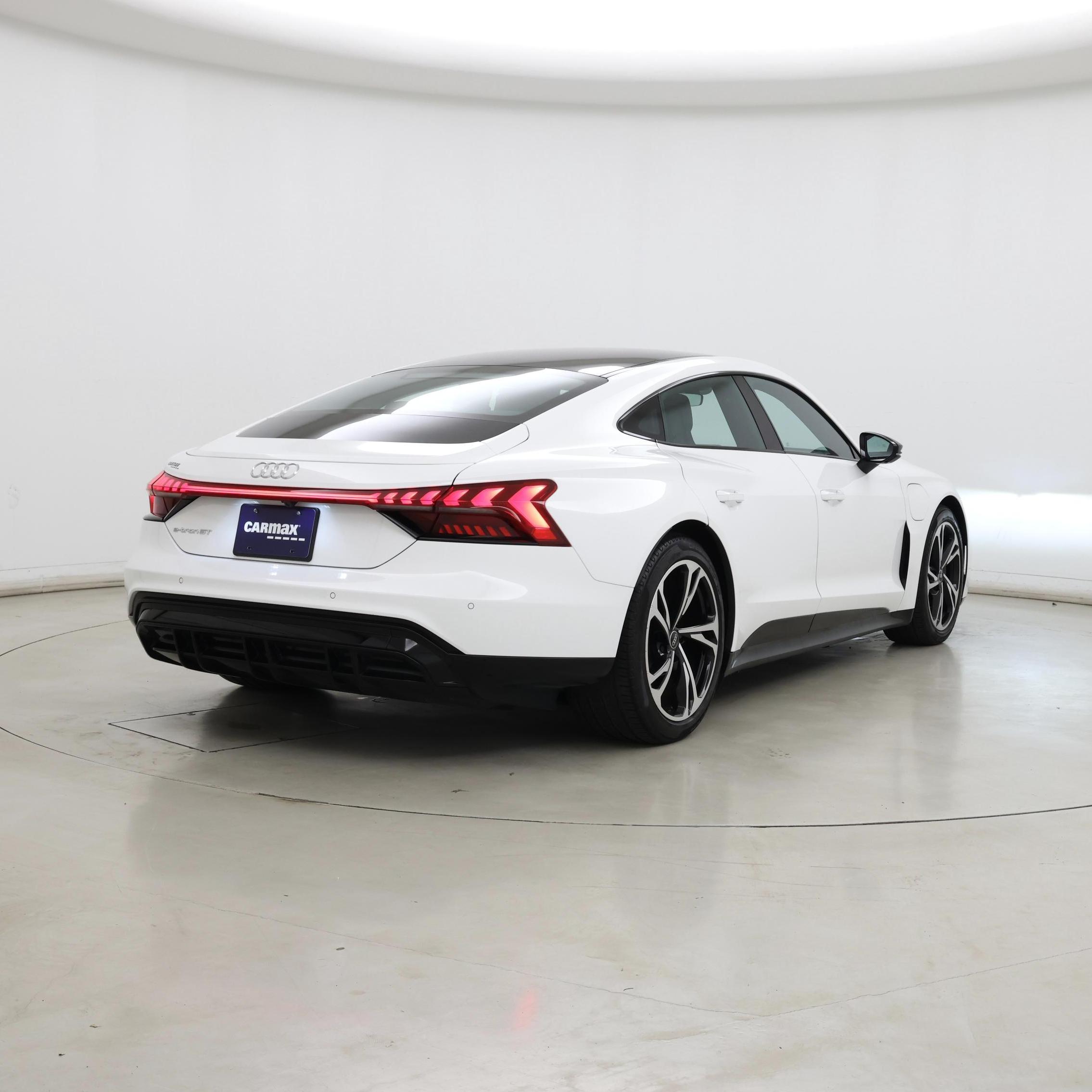 Thumbnail: 2022 Audi e-tron GT - 8