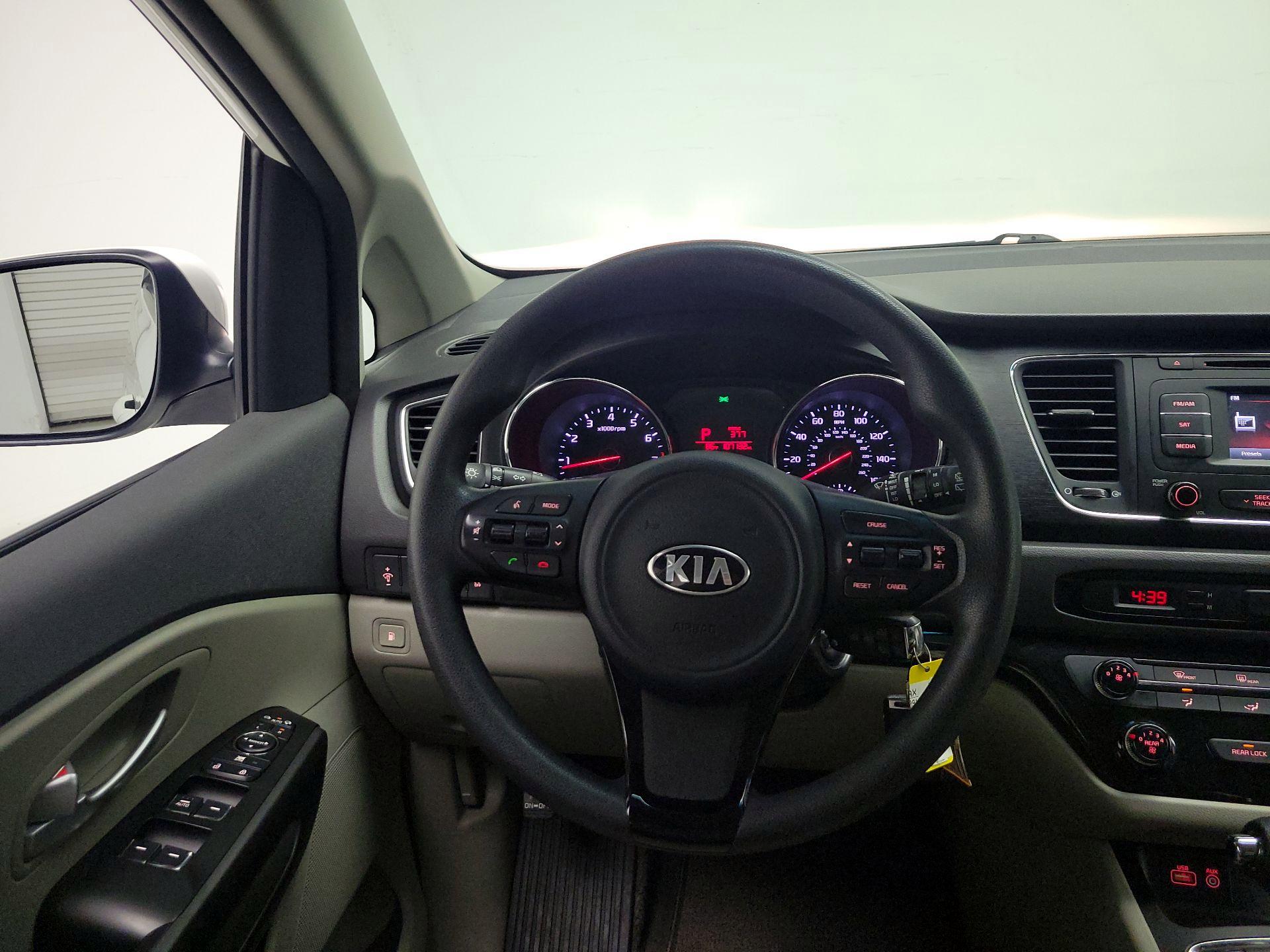 Thumbnail: 2016 Kia Sedona - 10