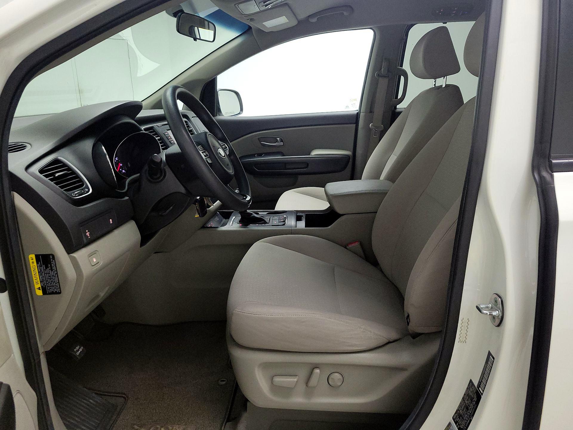 Thumbnail: 2016 Kia Sedona - 11