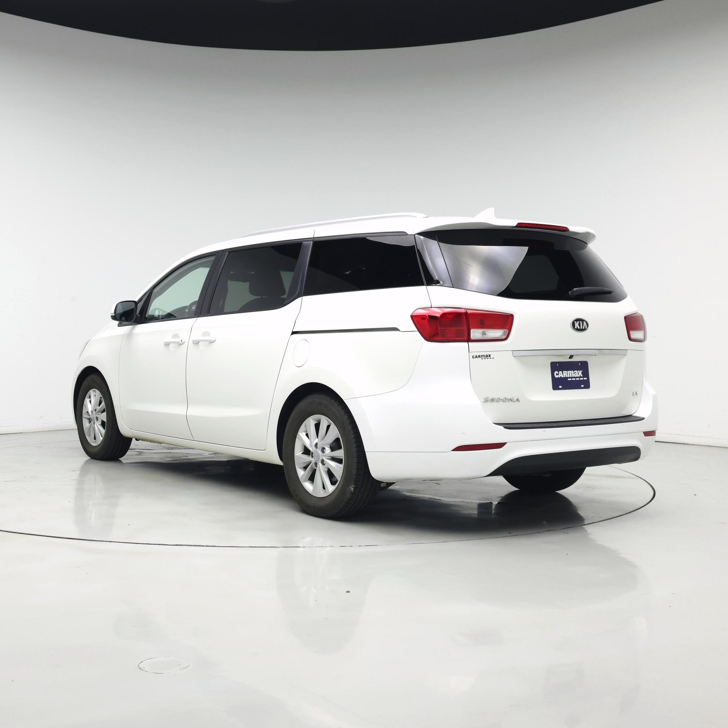 Thumbnail: 2016 Kia Sedona - 2