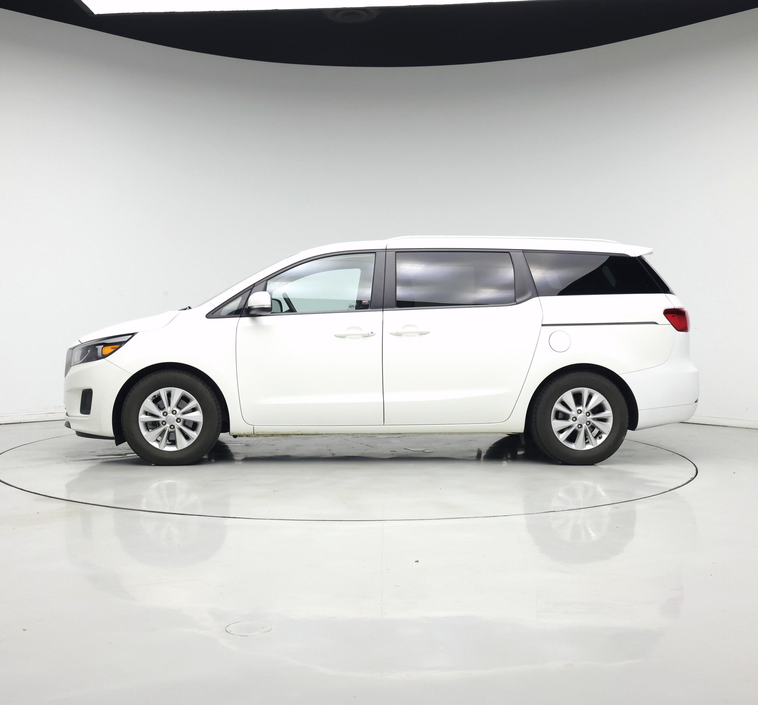 Thumbnail: 2016 Kia Sedona - 3