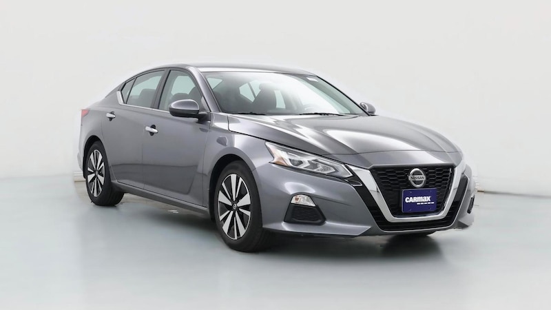 2022 Nissan Altima SV Hero Image