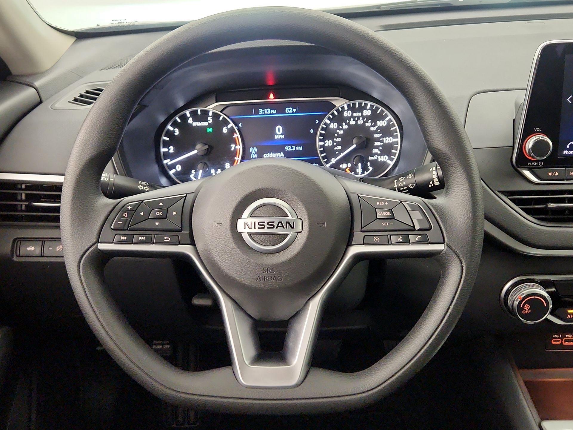 Thumbnail: 2022 Nissan Altima - 10