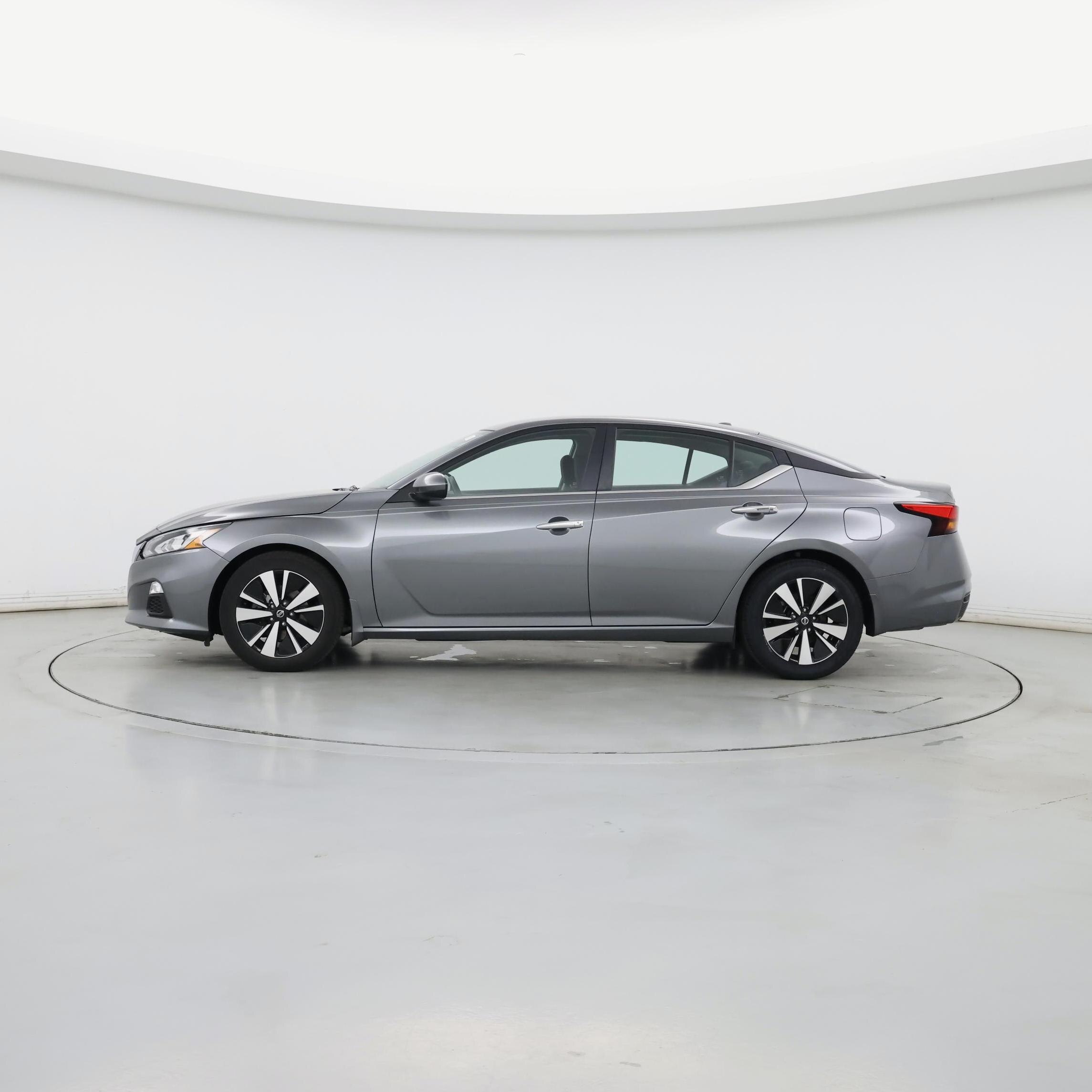 Thumbnail: 2022 Nissan Altima - 3