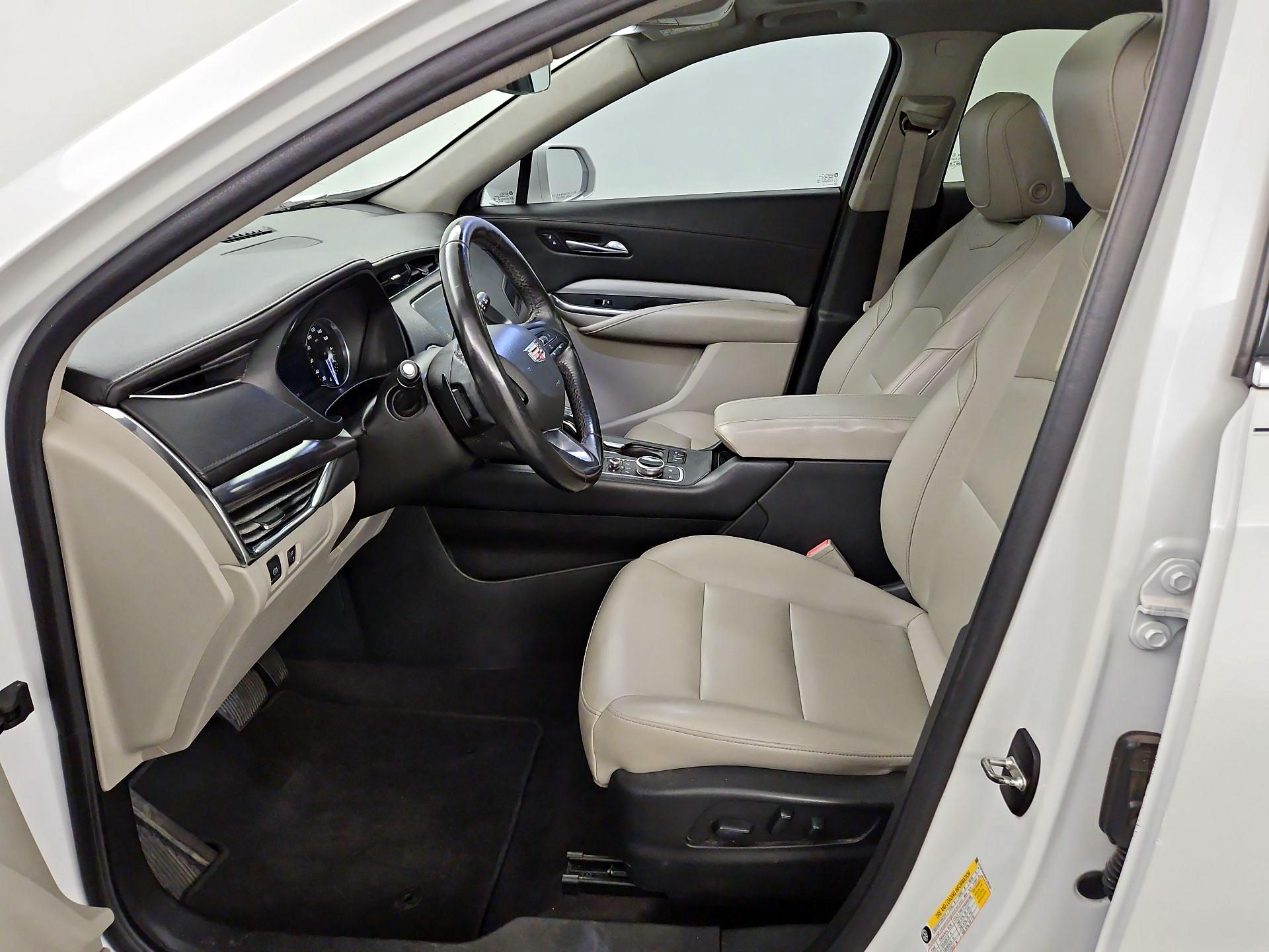 Thumbnail: 2019 Cadillac XT4 - 11
