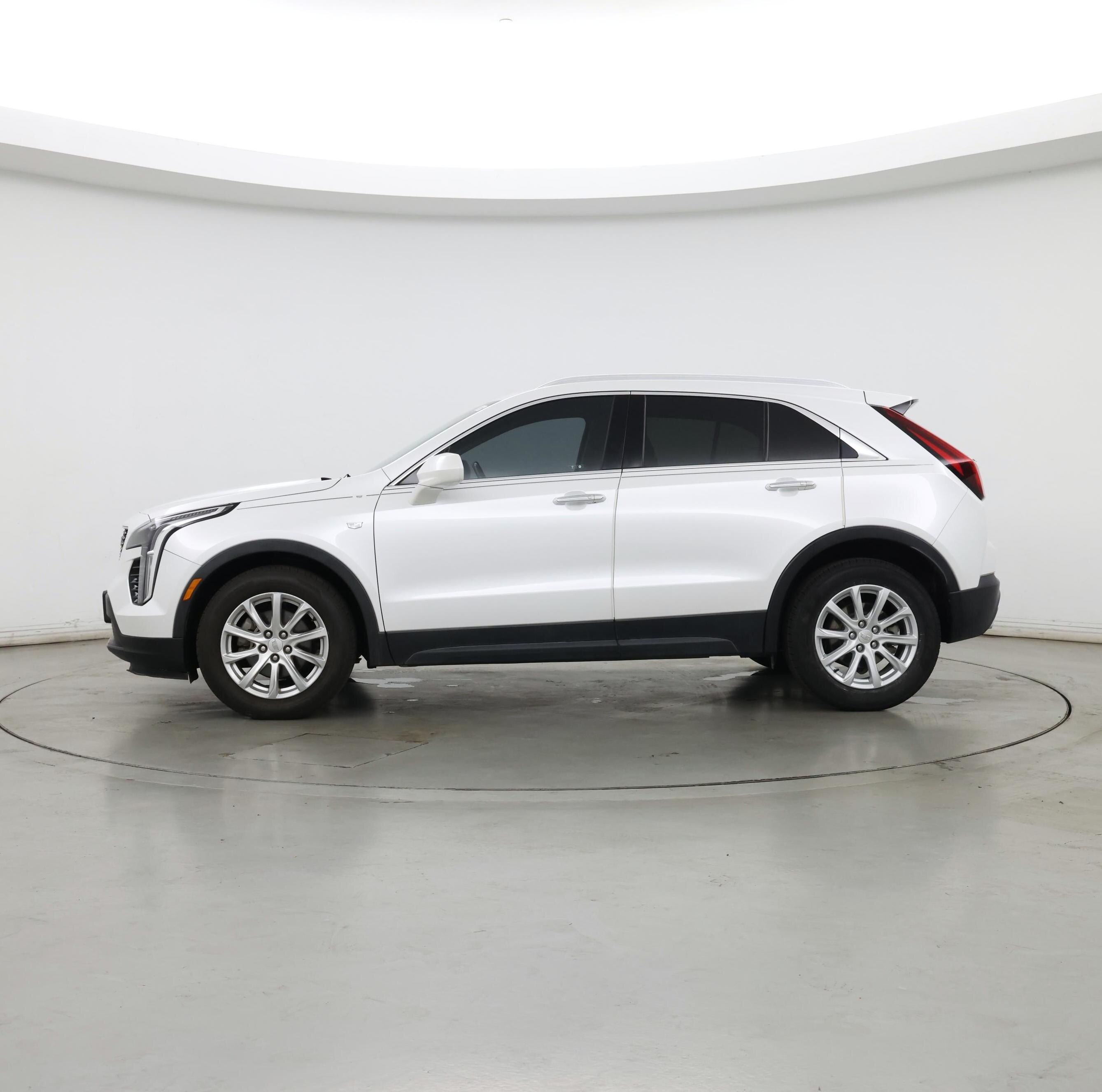 Thumbnail: 2019 Cadillac XT4 - 3