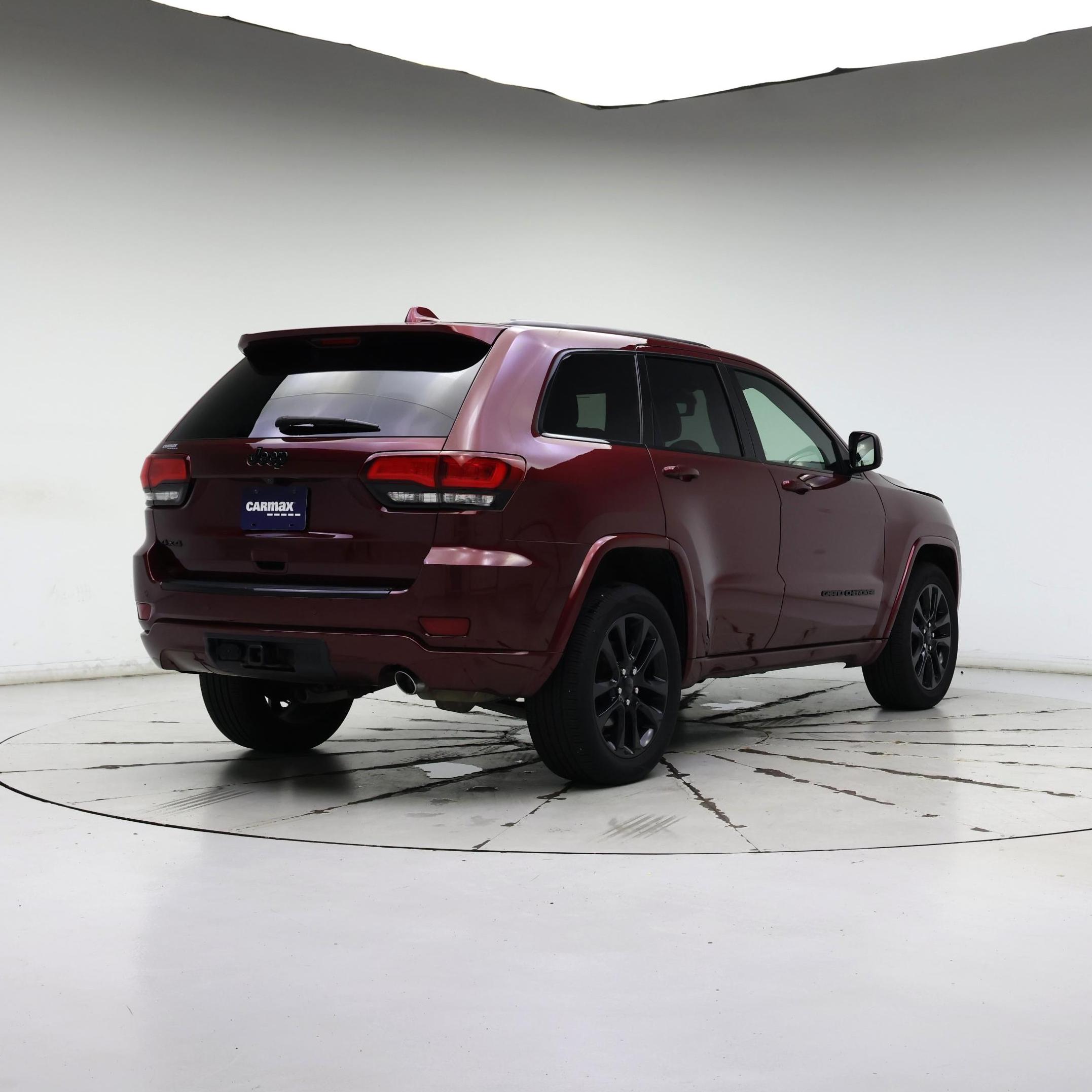 Thumbnail: 2018 Jeep Grand Cherokee - 8