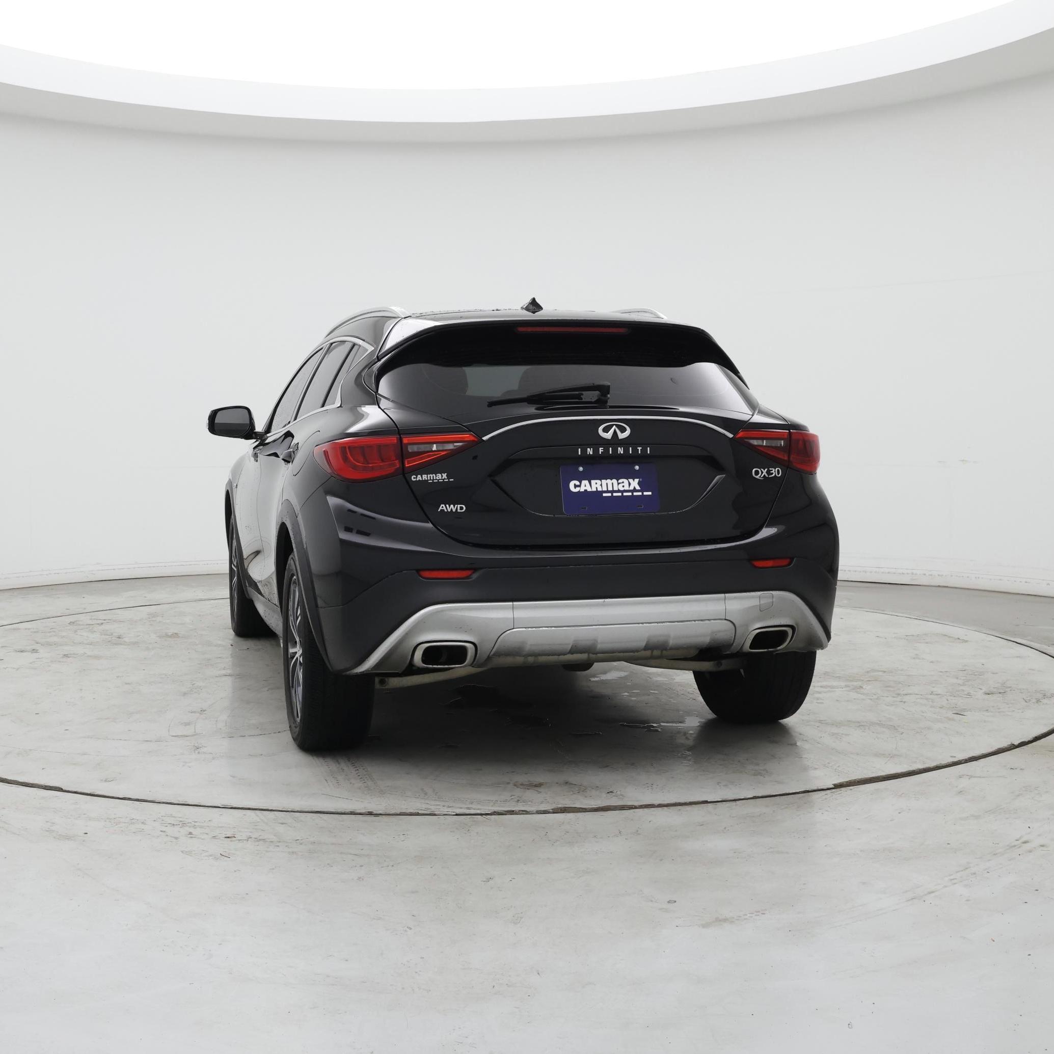 Thumbnail: 2017 INFINITI QX30 - 6