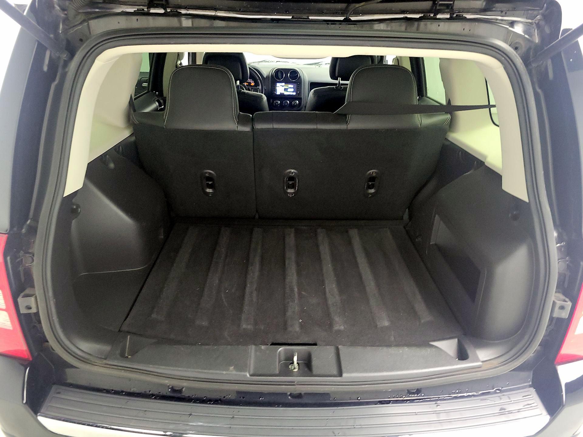Thumbnail: 2017 Jeep Patriot - 17