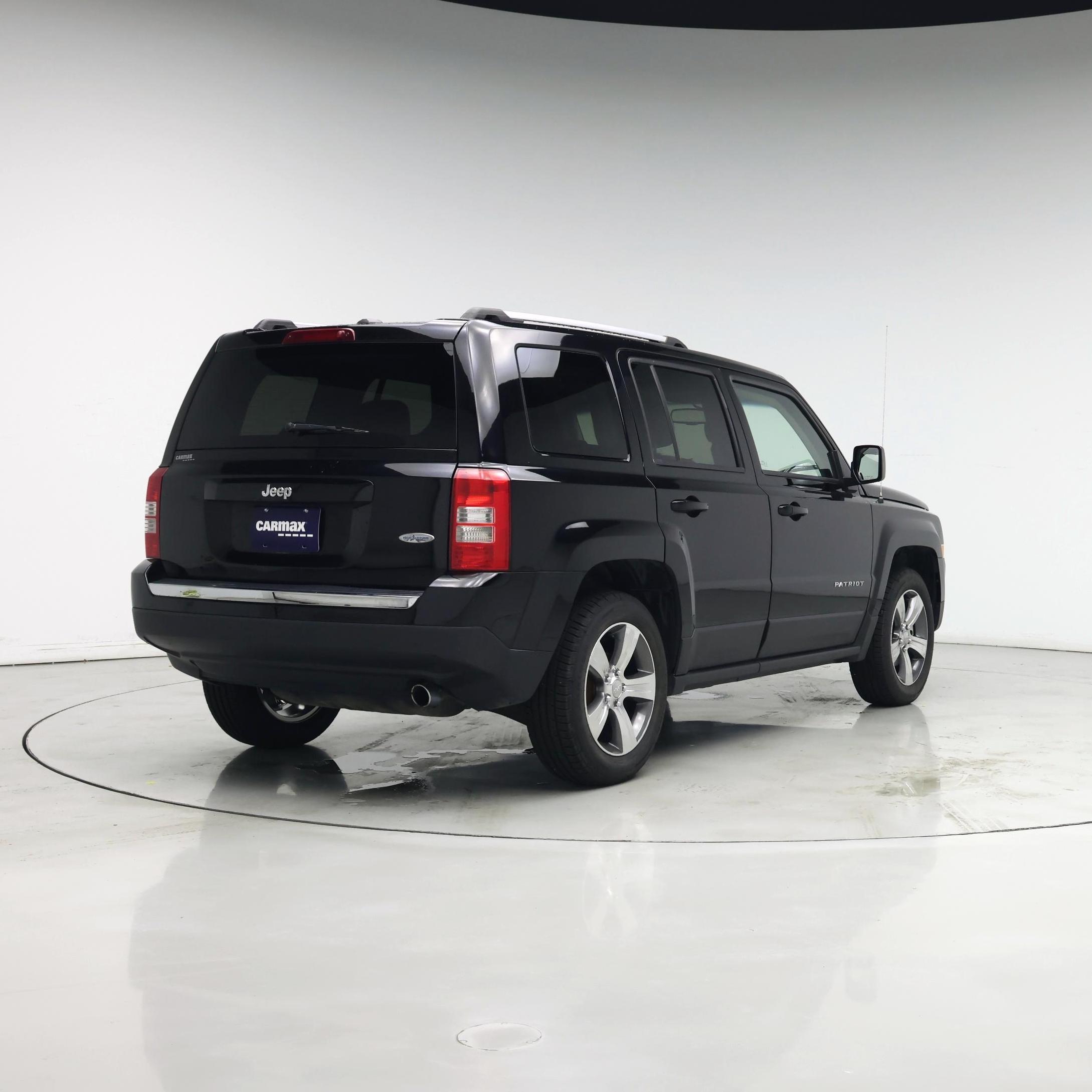 Thumbnail: 2017 Jeep Patriot - 8